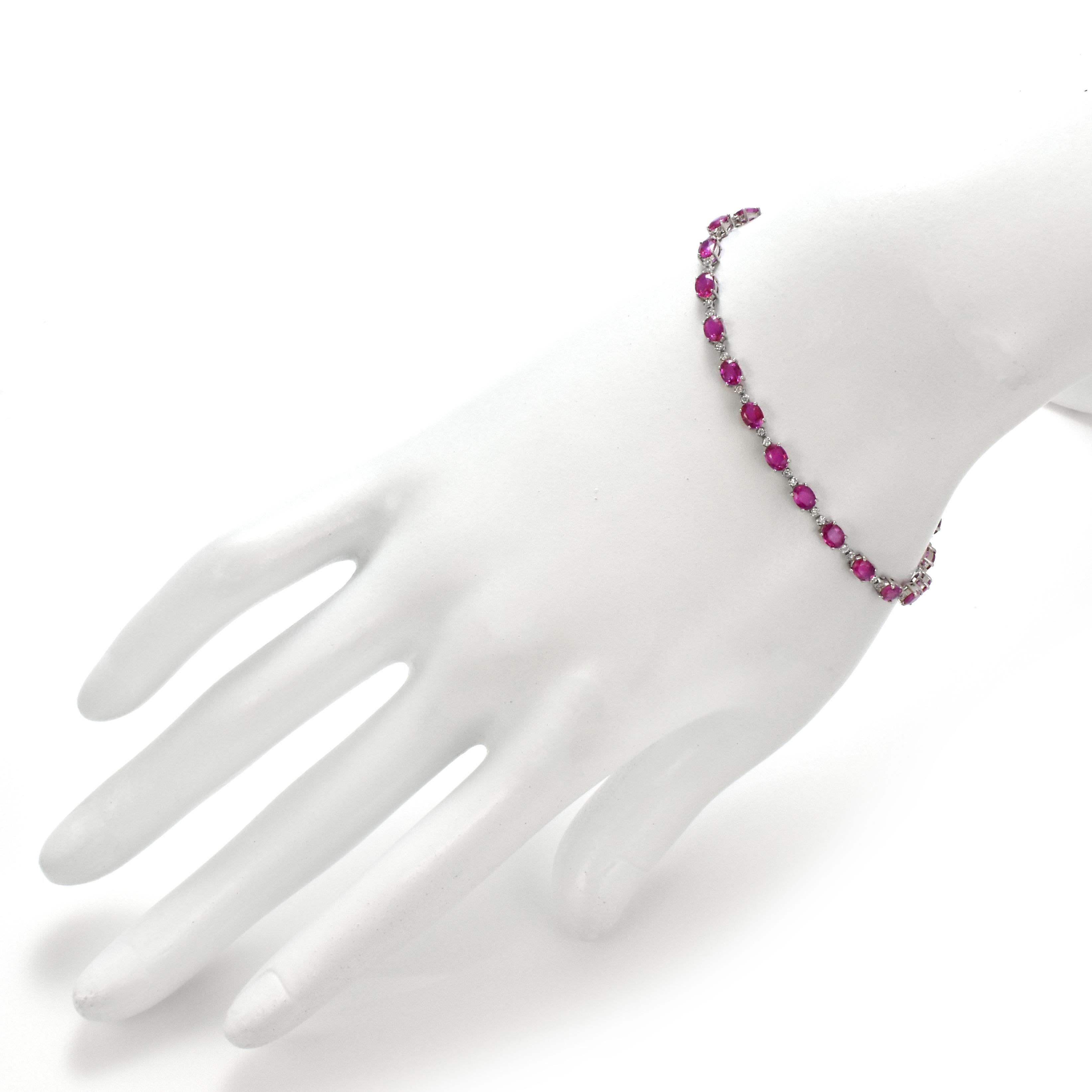 4.98 Carat Natural Unheated Rubies and Diamond Bracelet Made in Platinum For Sale 2