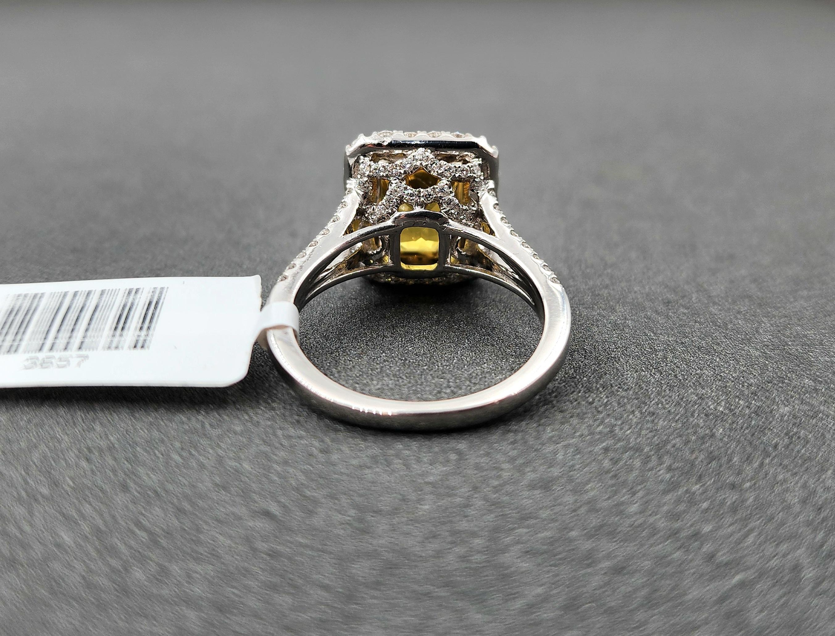 4.98 ct Natural Yellow Sapphire & Diamond Ring For Sale 3