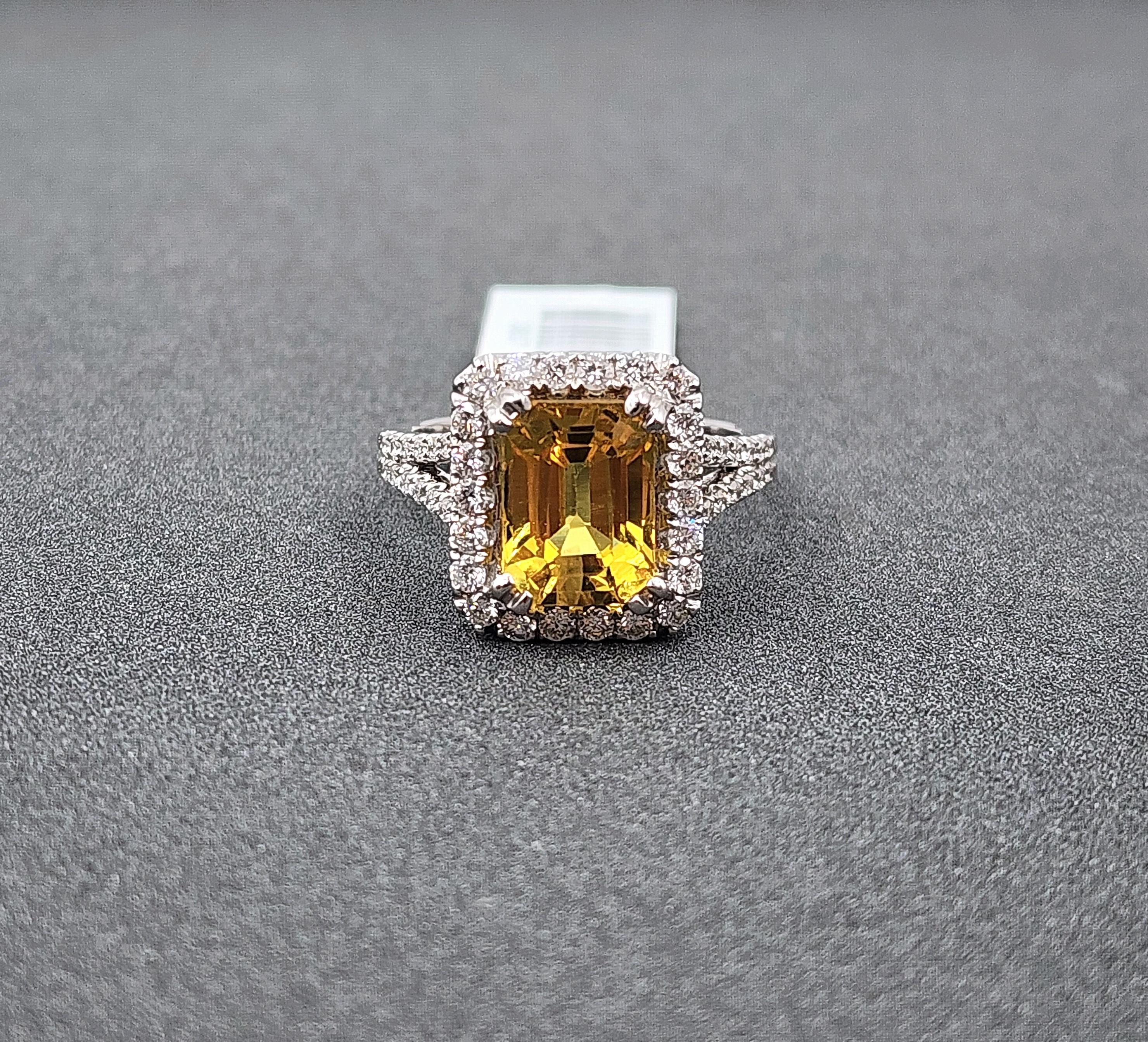 4.98 ct Natural Yellow Sapphire & Diamond Ring For Sale 2