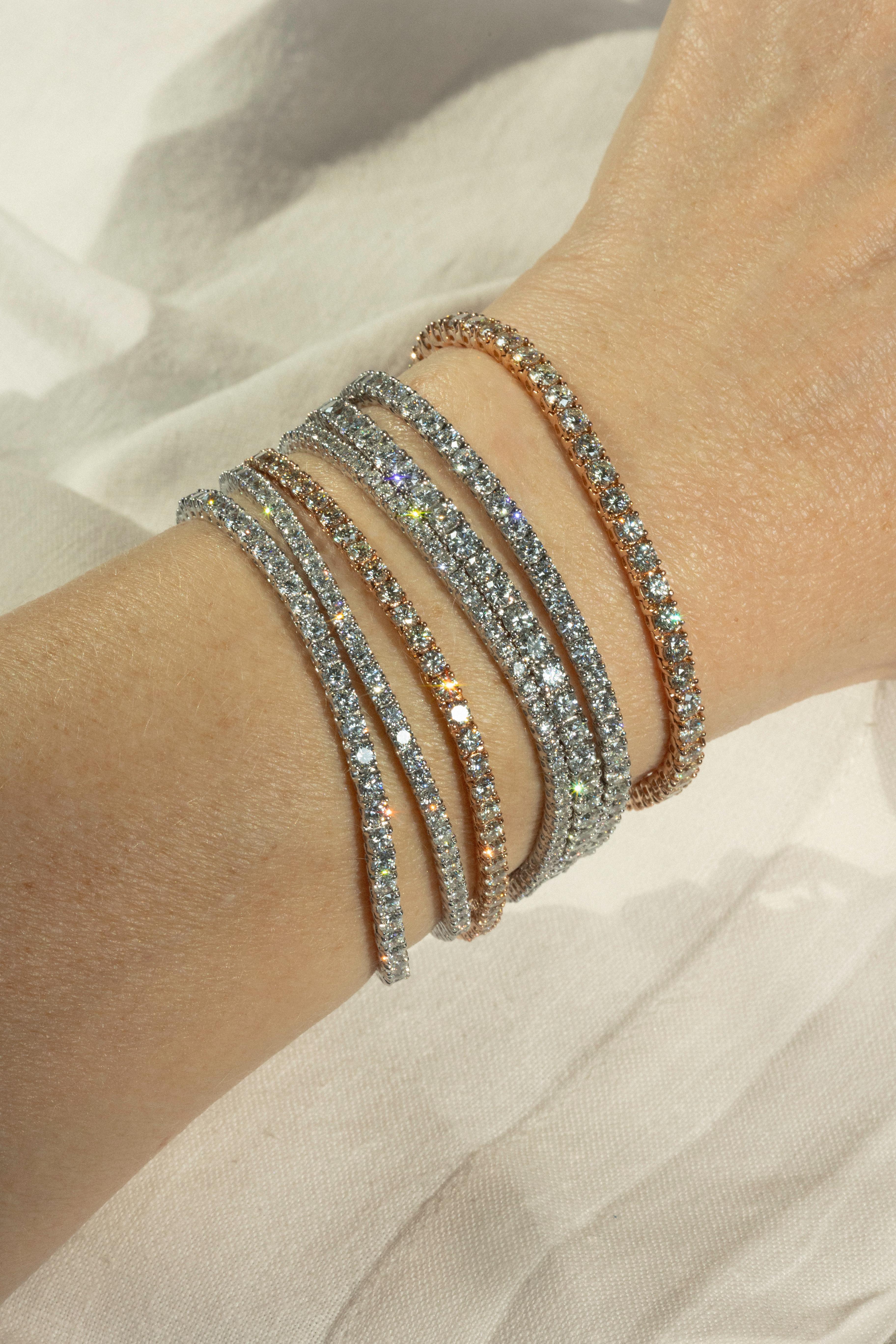Modern 4.98 ct Tennis Bracelet, FG VS Diamonds 2.80mm in White Gold For Sale