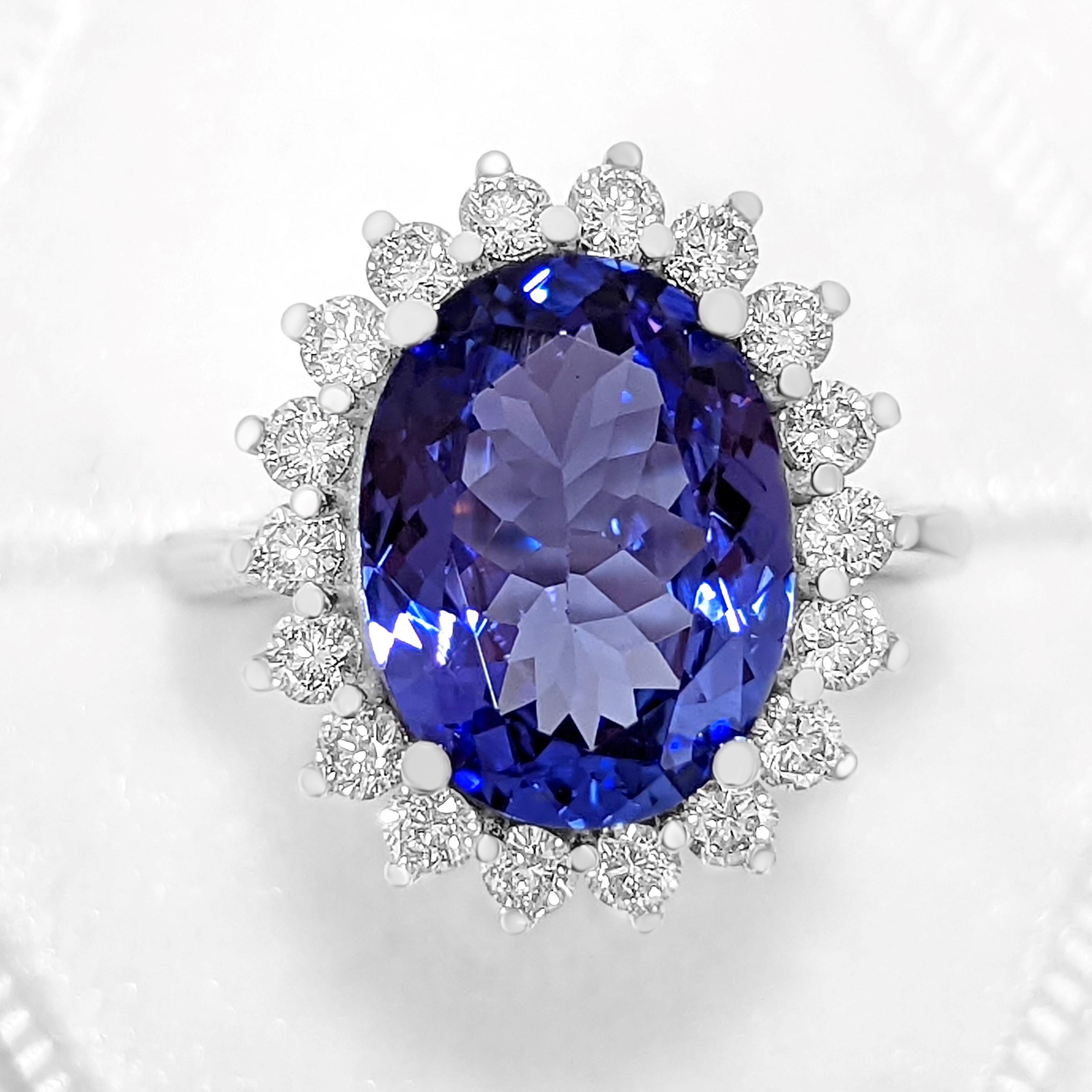 Art Deco 4.98 Ct Violetish Blue Tanzanite & 0.80 Ct Diamonds - 14 kt. White gold - Ring