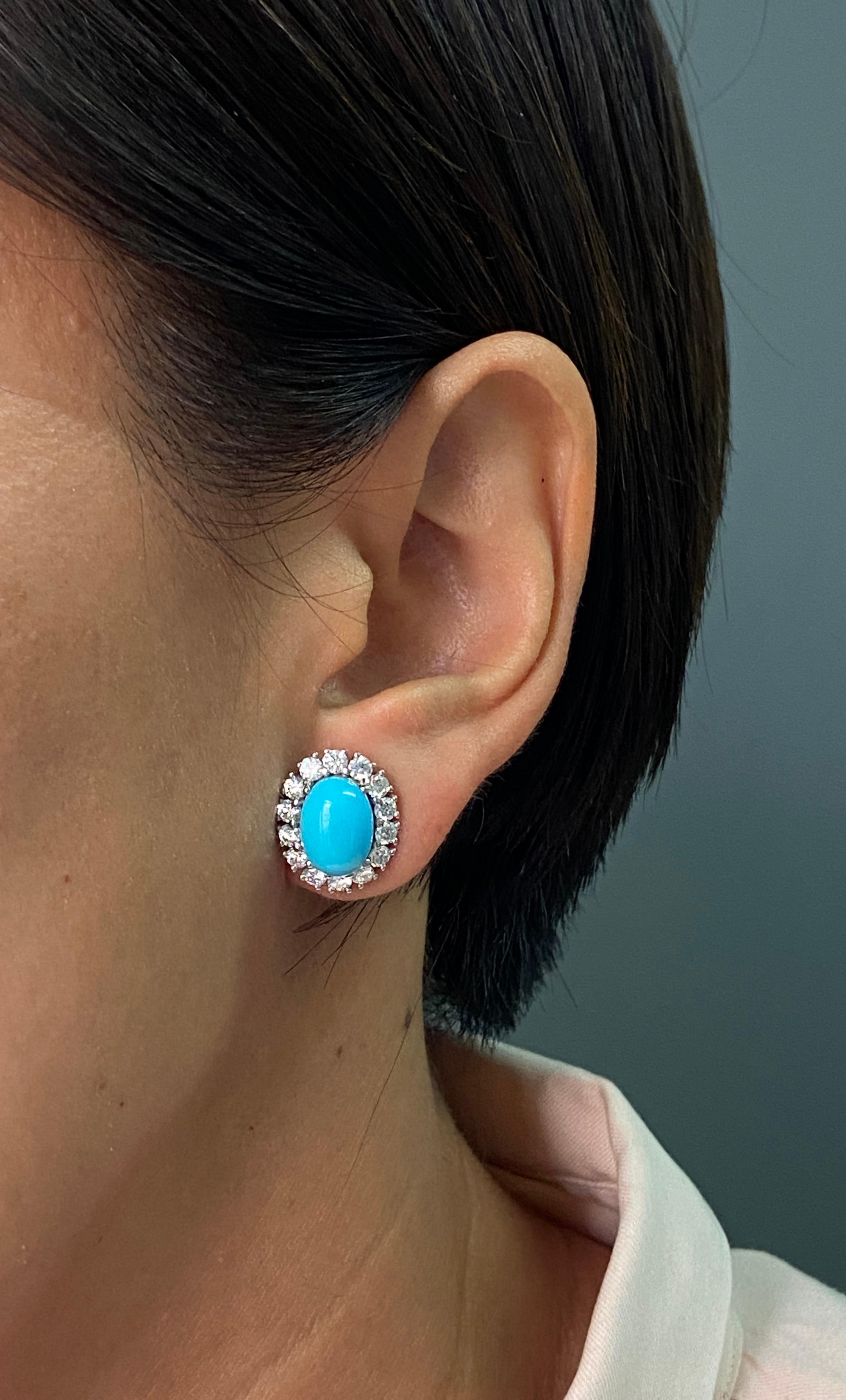 Cabochon Borchie con turchese cabochon da 4,99 carati e diamante da 1,4 carati in oro bianco 18 carati in vendita