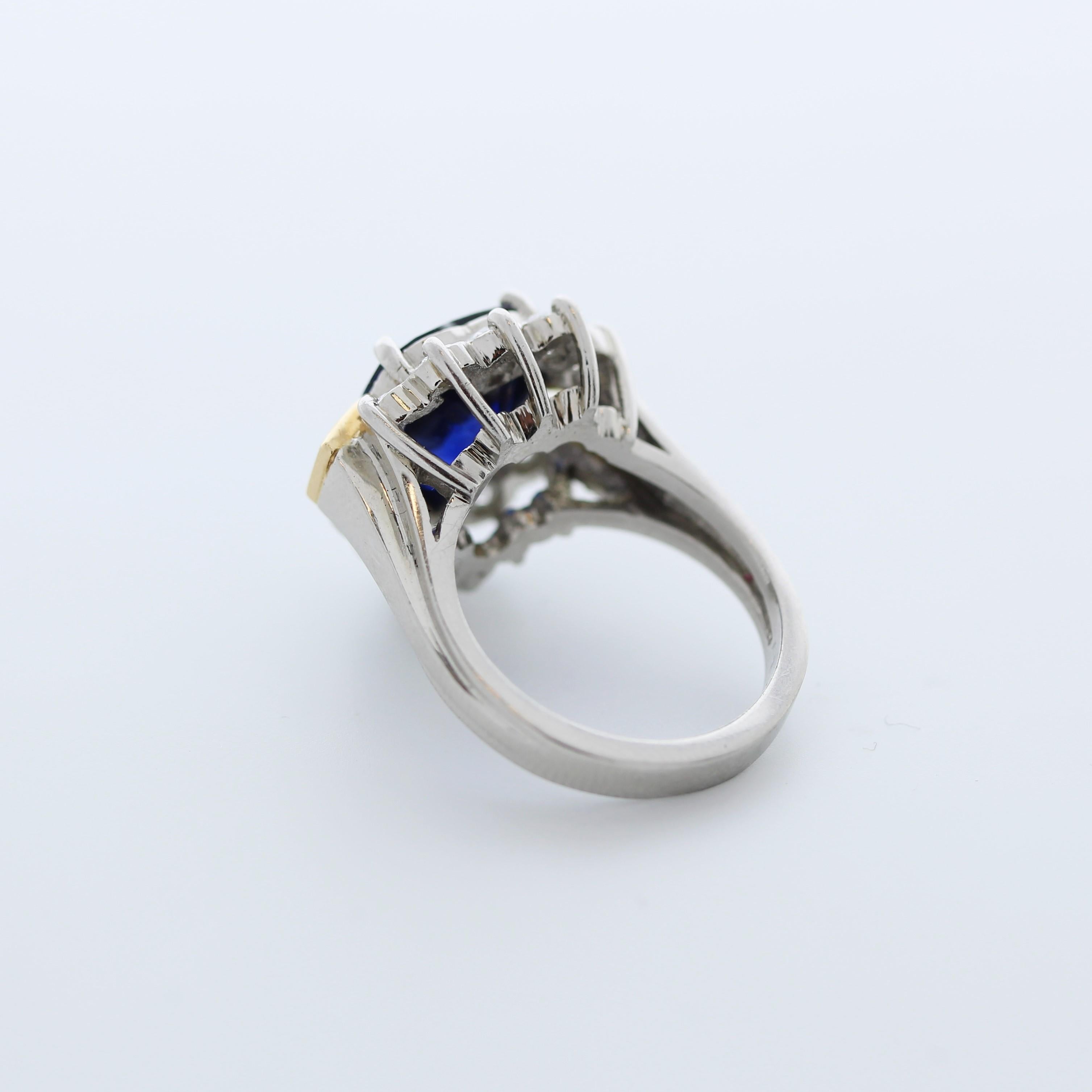 Contemporary 4.99 Carat Weight Gemstone Sapphire, Heart Shape In Platinum & 18K Yellow Gold For Sale