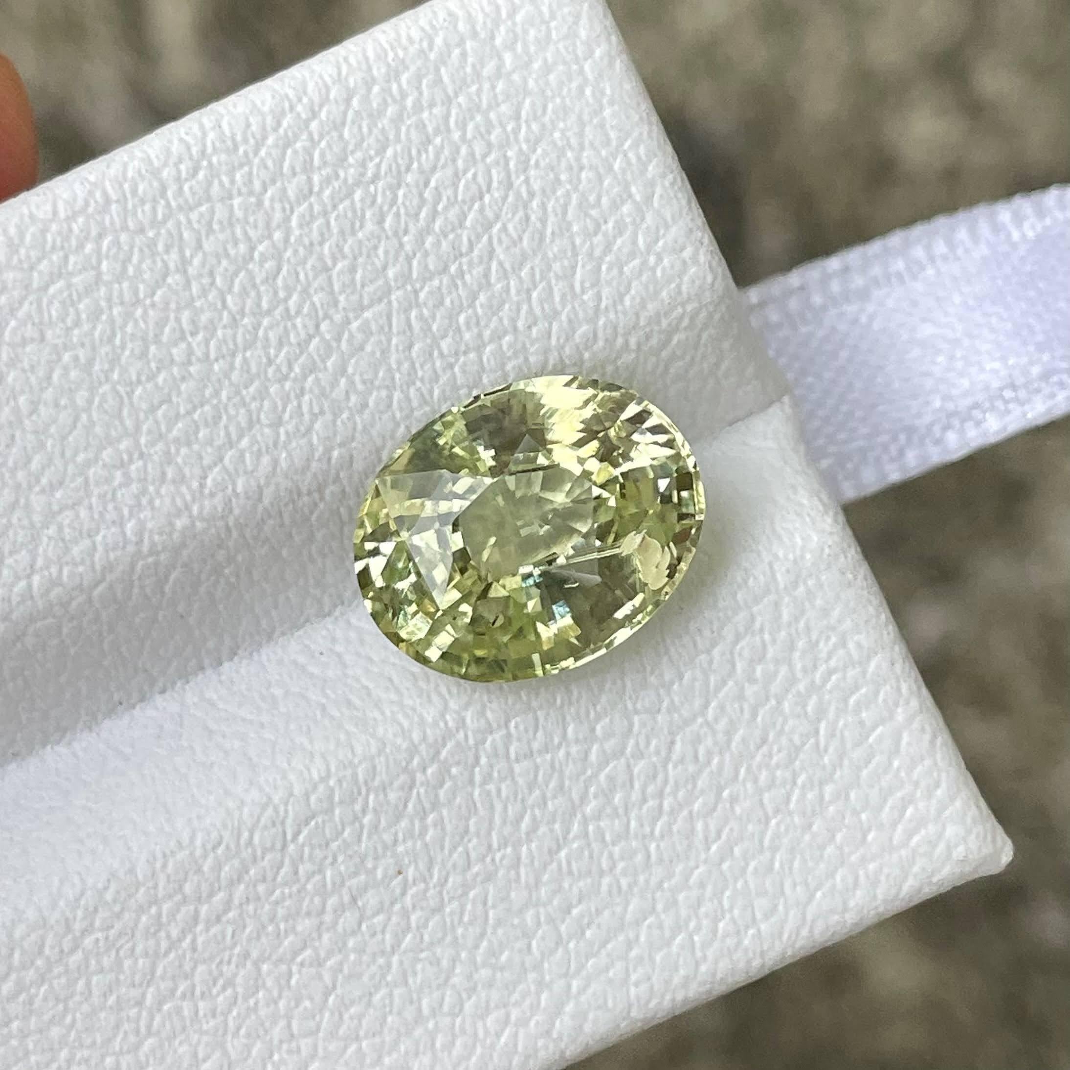 Modern 4.99 carats Yellow Sapphire Stone Oval Cut Natural Sri Lankan Gemstone For Sale