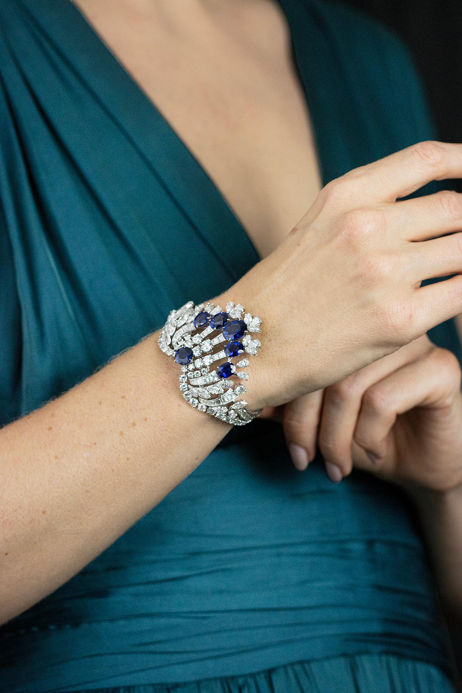 Contemporary 49.95 Carat Total Important Sapphire & Mixed-Cut Diamond Bracelet For Sale