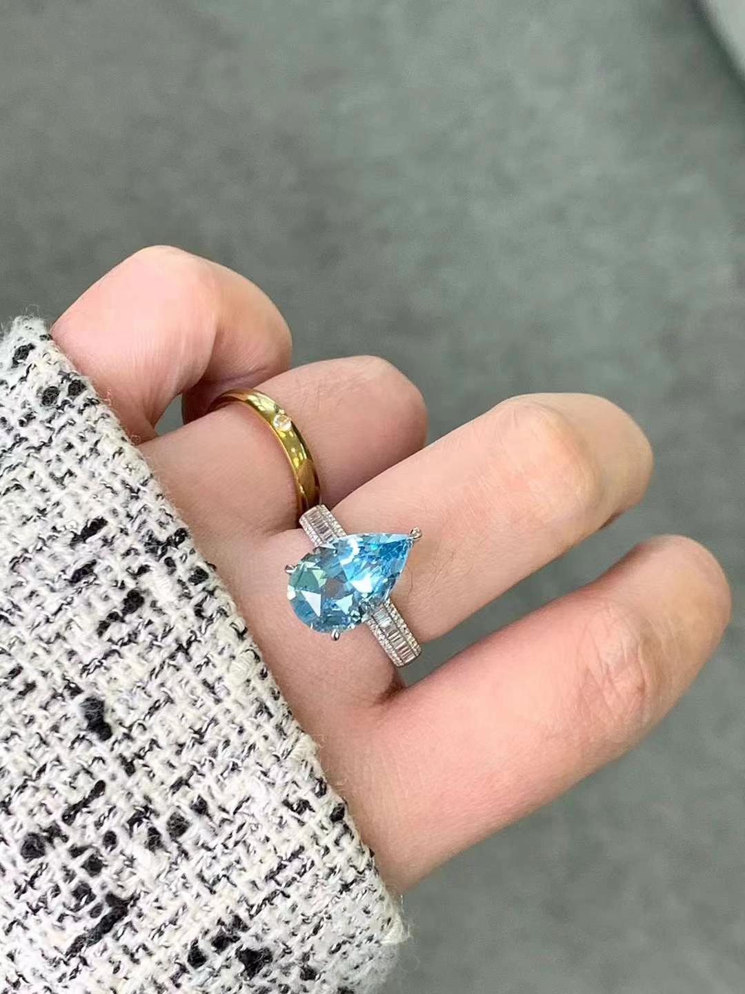 Anello con acquamarina da 4 carati e diamante da 0,30 carati in oro bianco 18 carati in vendita 8