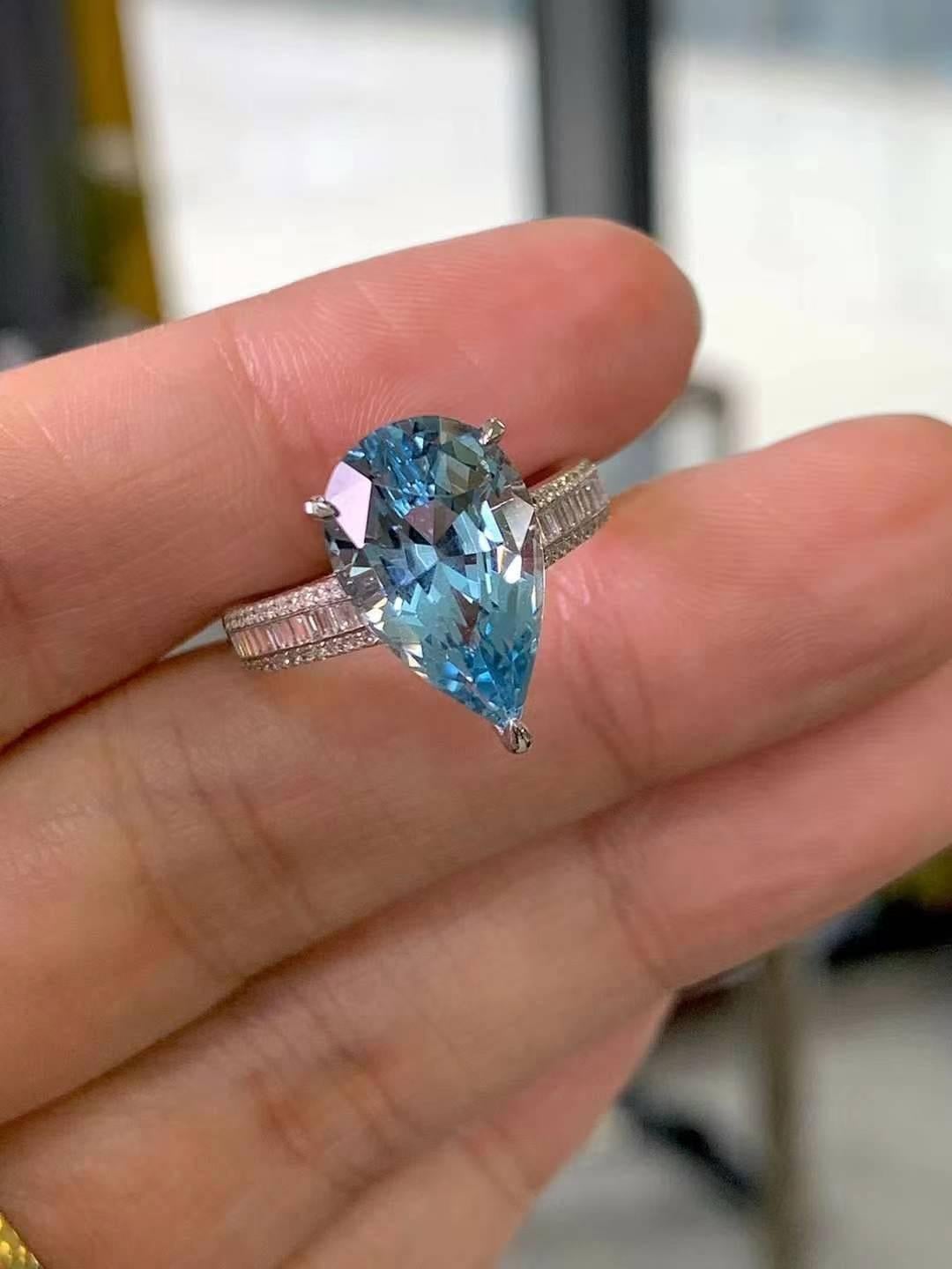 Anello con acquamarina da 4 carati e diamante da 0,30 carati in oro bianco 18 carati in vendita 4