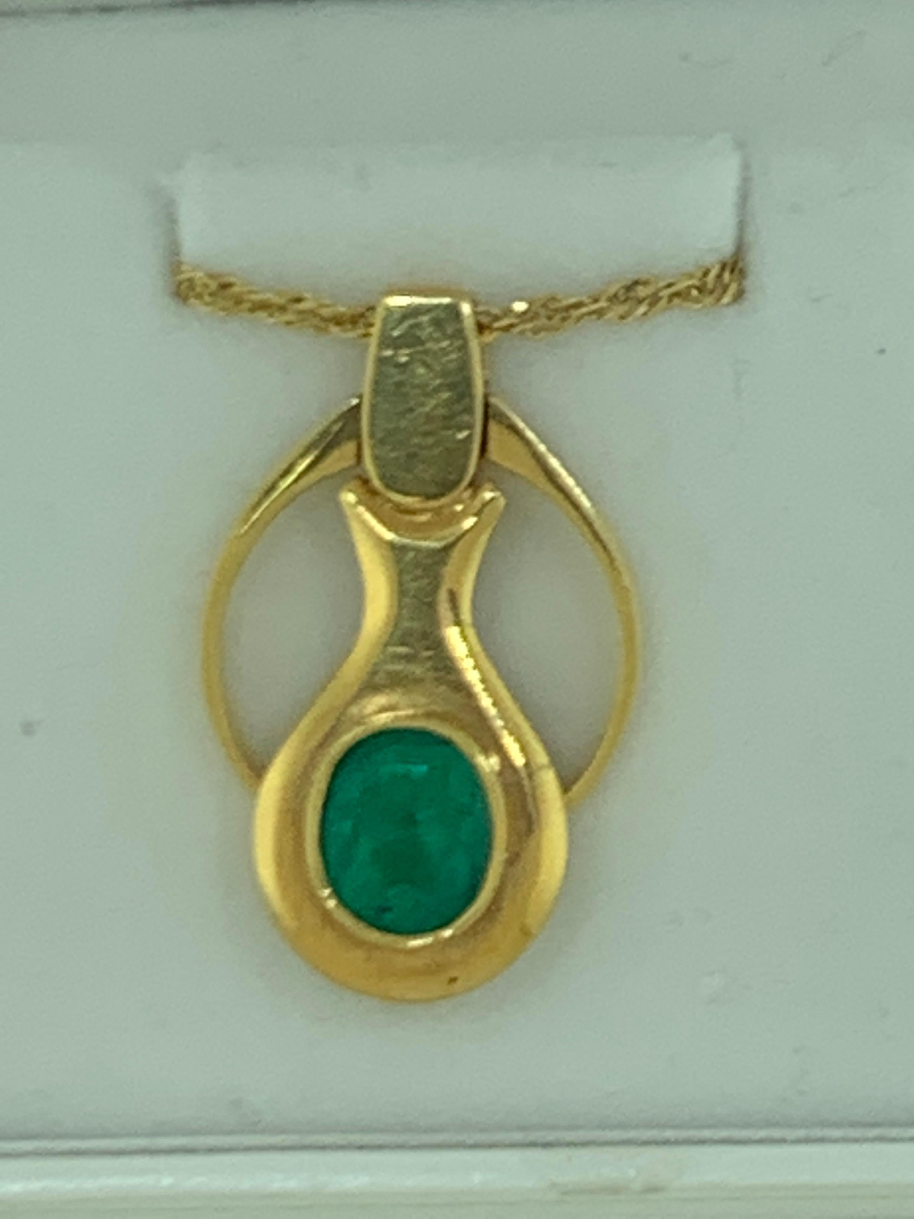 4Ct Colombian Emerald Pendent/Necklace 18 Karat Gold Estate Convertible to Ring For Sale 3