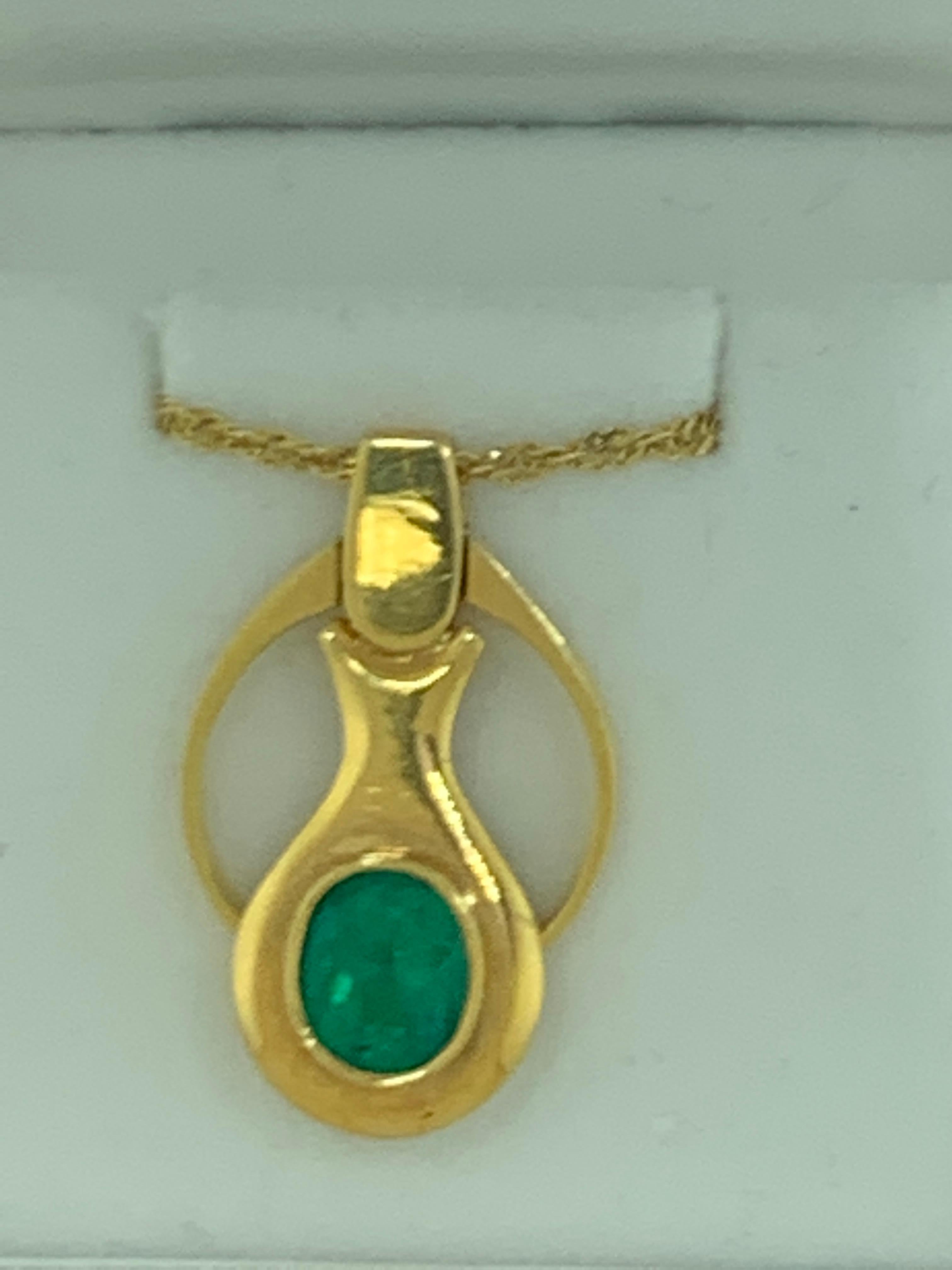 4Ct Colombian Emerald Pendent/Necklace 18 Karat Gold Estate Convertible to Ring For Sale 2