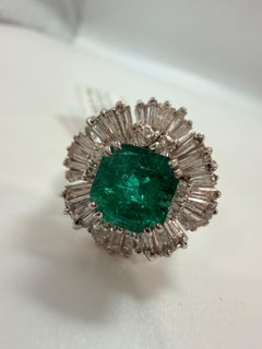4ct Emerald & Daimond ring 18KT white gold