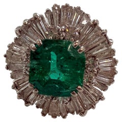4ct Emerald & Daimond ring 18KT white gold