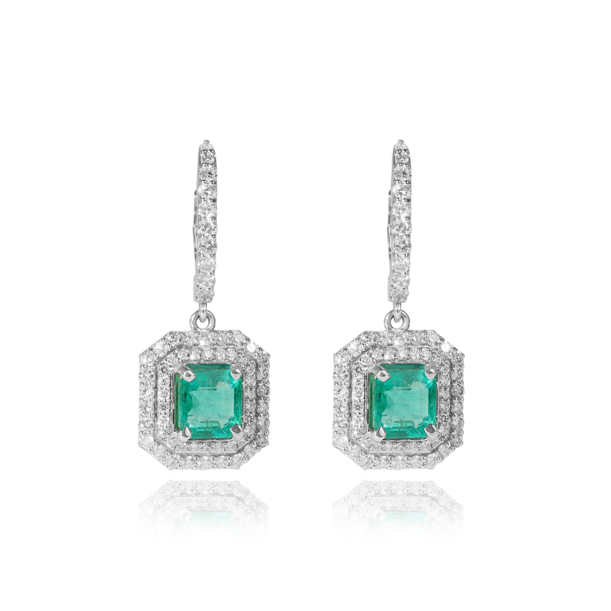 Exceptional Natural Emerald Diamond Dangle Earrings, Halo Diamond in 18k gold


Available in 18k white gold.

Same design can be made also with other custom gemstones per request.

Product details:

1. Green Emerald
🌸 Cut : Emerald
🌸 No of Emerald