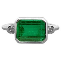 4ct Love Knot Emerald Ring in 18ct Yellow Gold