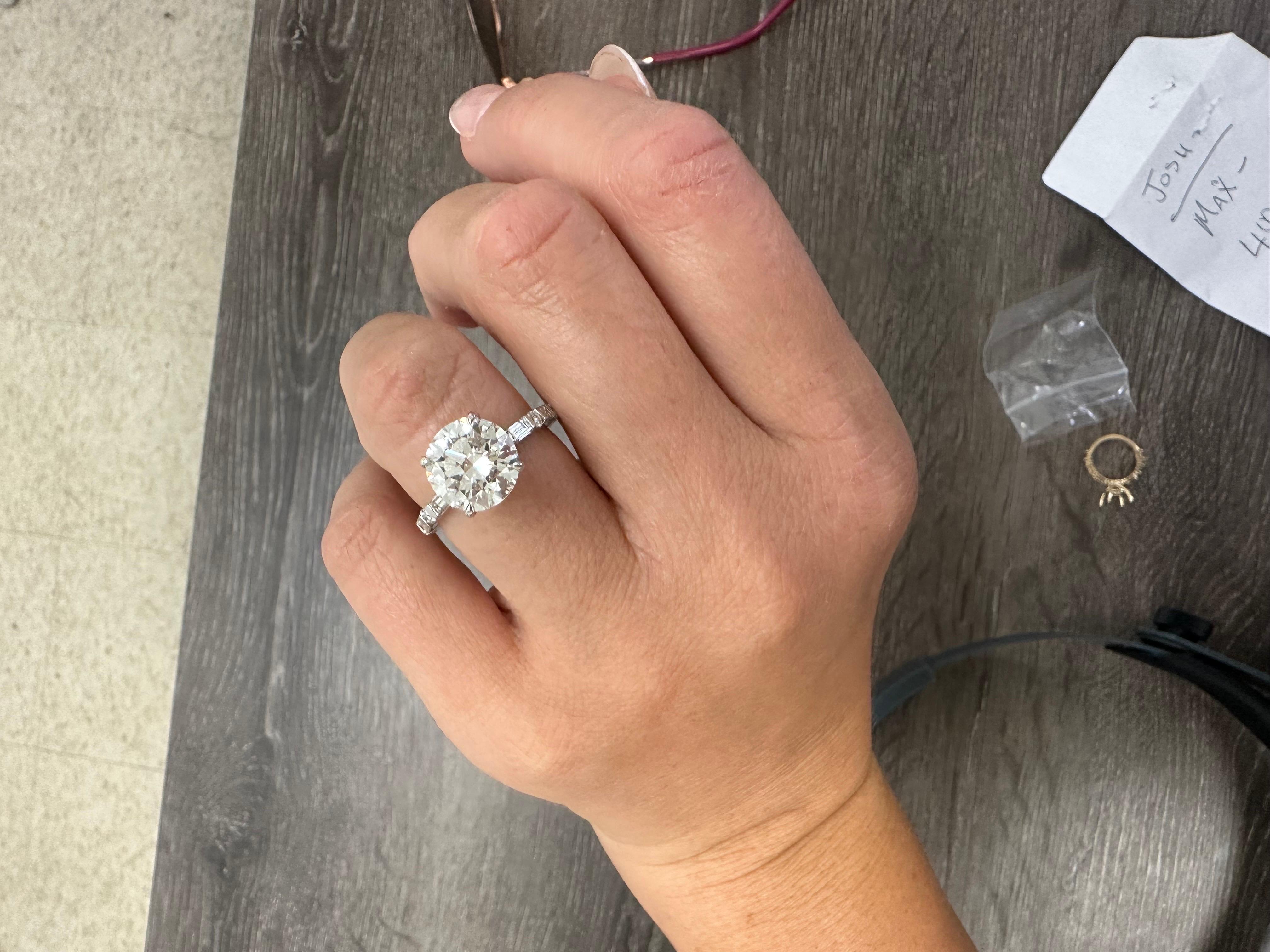 Baguette Cut 4ct moissanite diamond ring 18Kt white gold engagement ring  For Sale