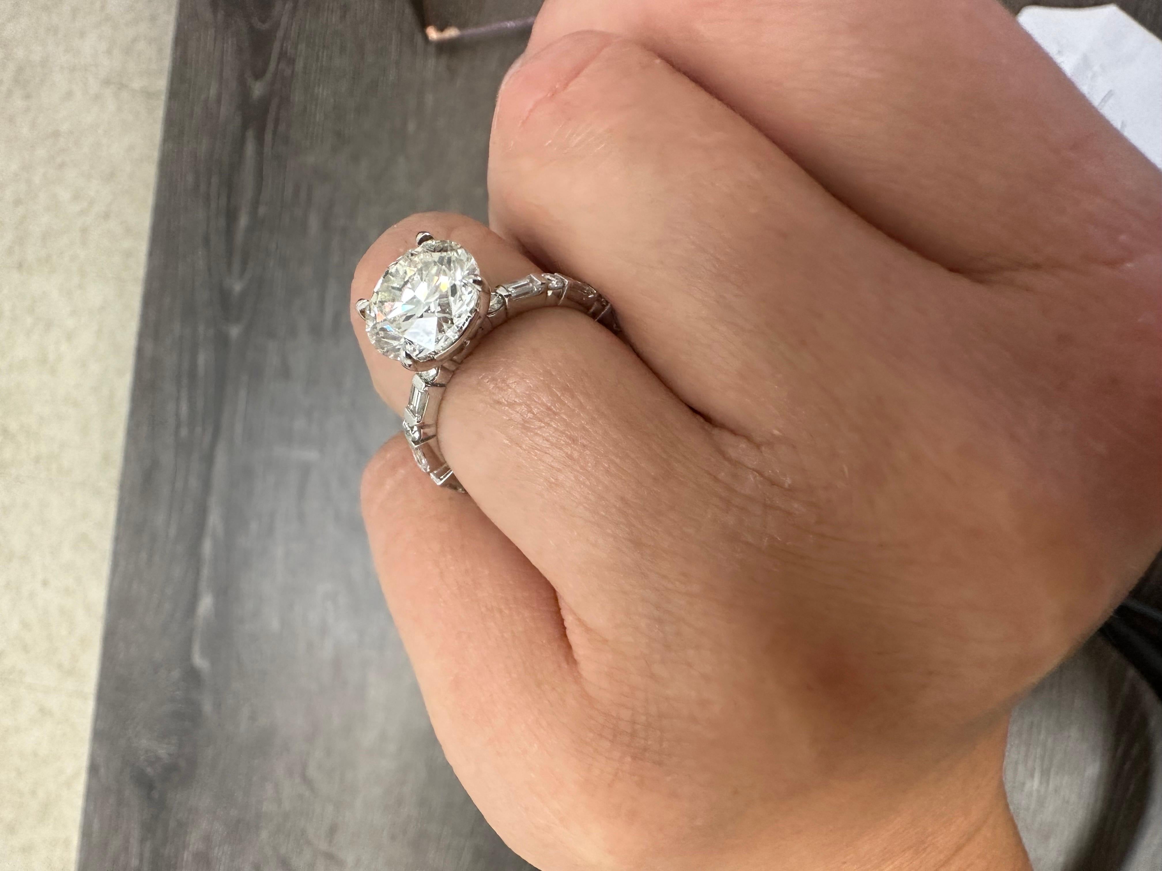 Women's or Men's 4ct moissanite diamond ring 18Kt white gold engagement ring  For Sale