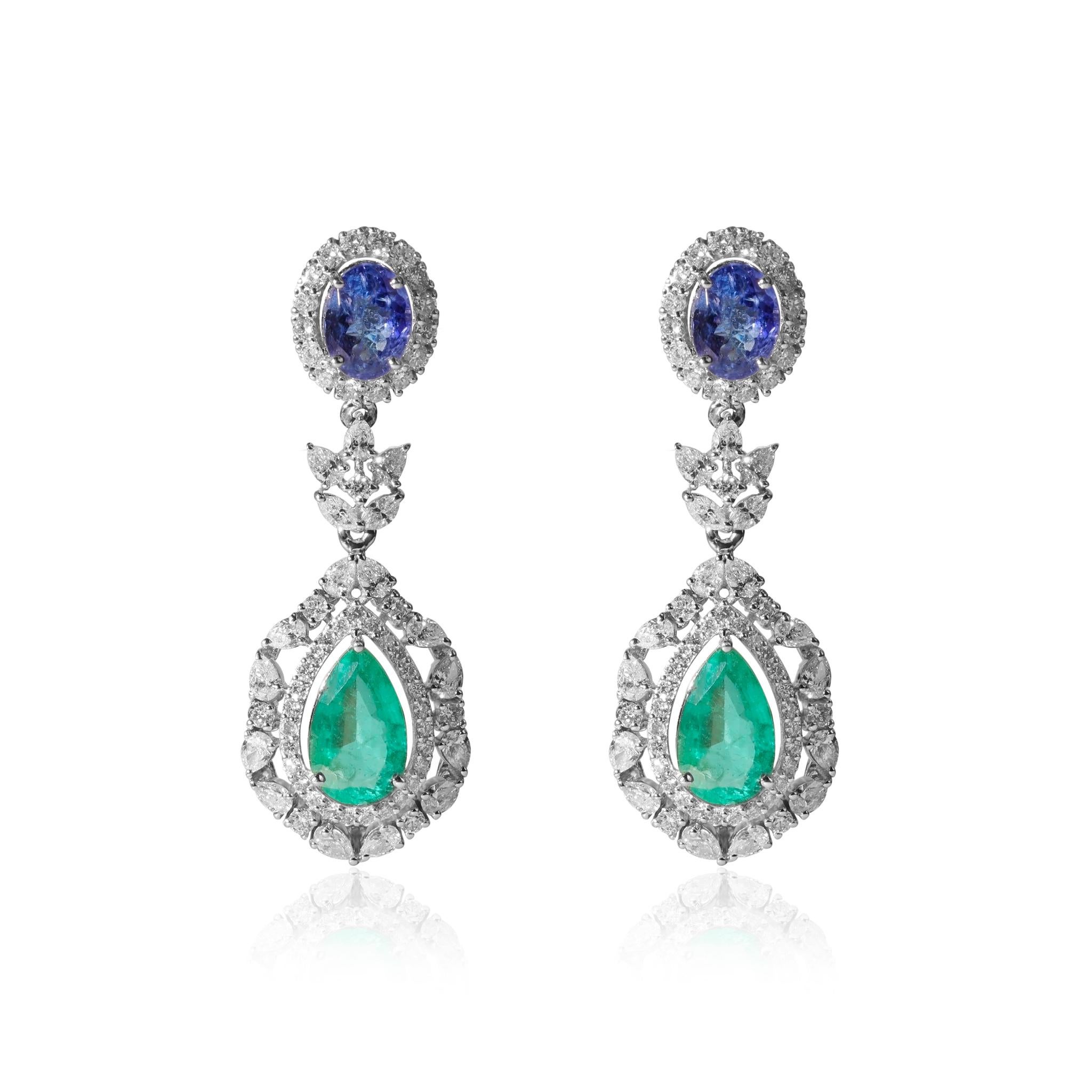 5ct Exceptional Natural Oval Emerald Dangle Earrings Halo Diamond in 18k gold

Available in 18k white gold.

Same design can be made also with other custom gemstones per request.

Product details:

1. Green Emerald
🌸 Emerald Cut : Pear
🌸 No of