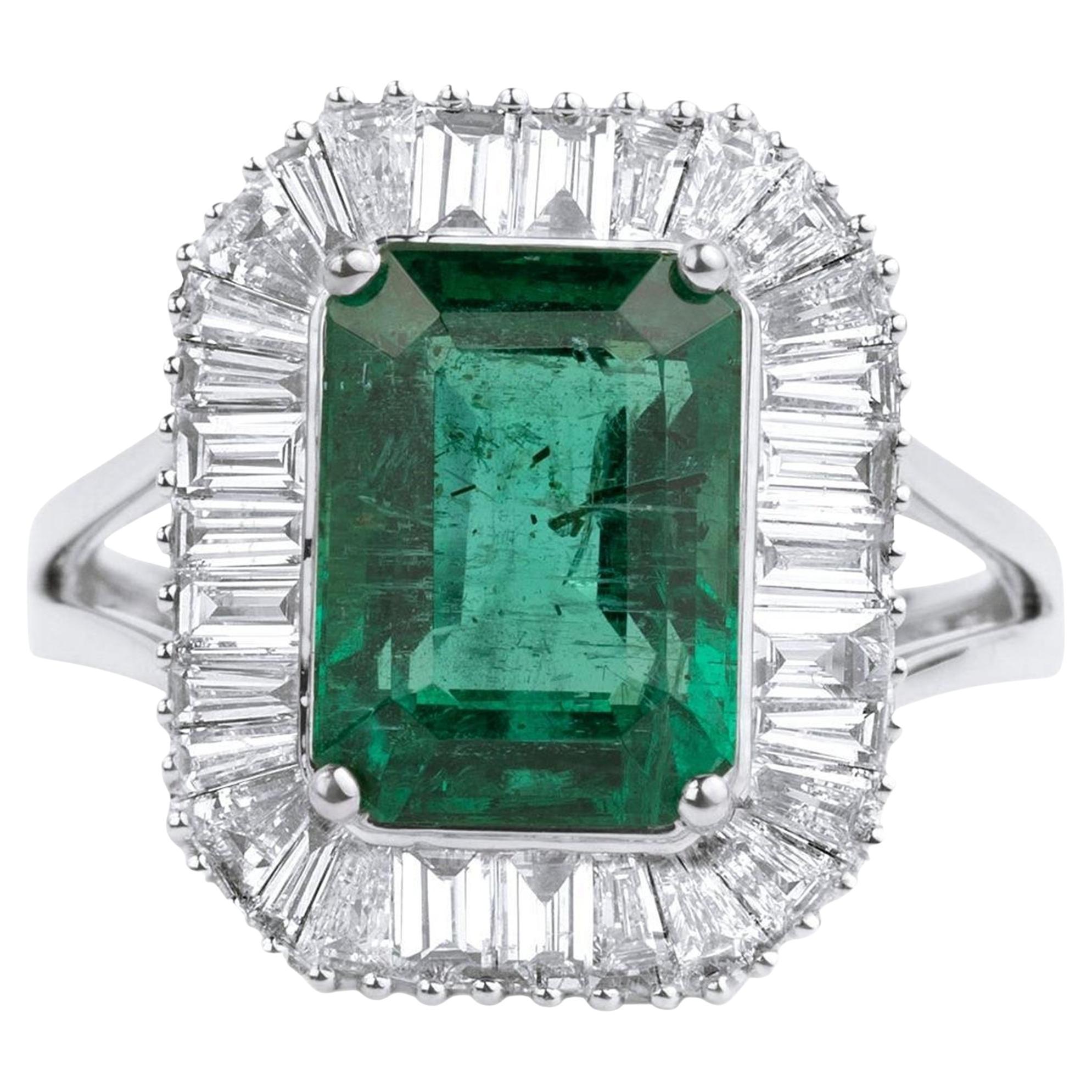 4ct Natürlicher Smaragd 
Baguette Diamant Halo Verlobungsring in 18K Weißgold