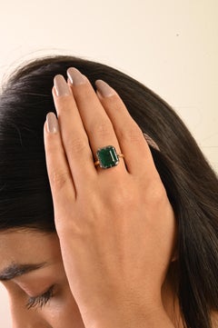 Bague solitaire de style géorgien en or 18 carats avec rhodium noir, 4 carats d'émeraude naturelle