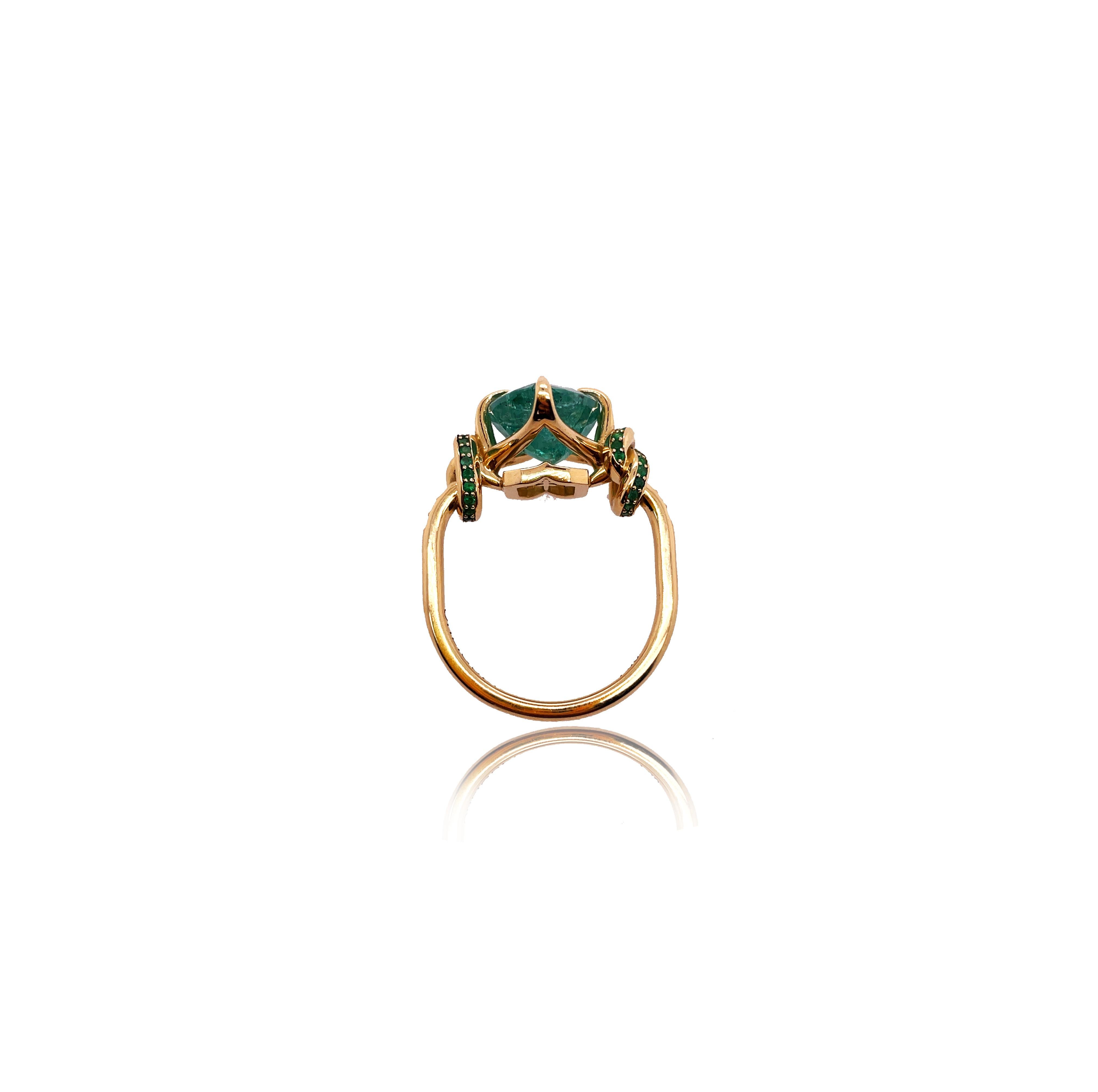 4ct pear cut emerald solitaire with emeralds in 18ct yellow gold In New Condition In Brisbane, AU