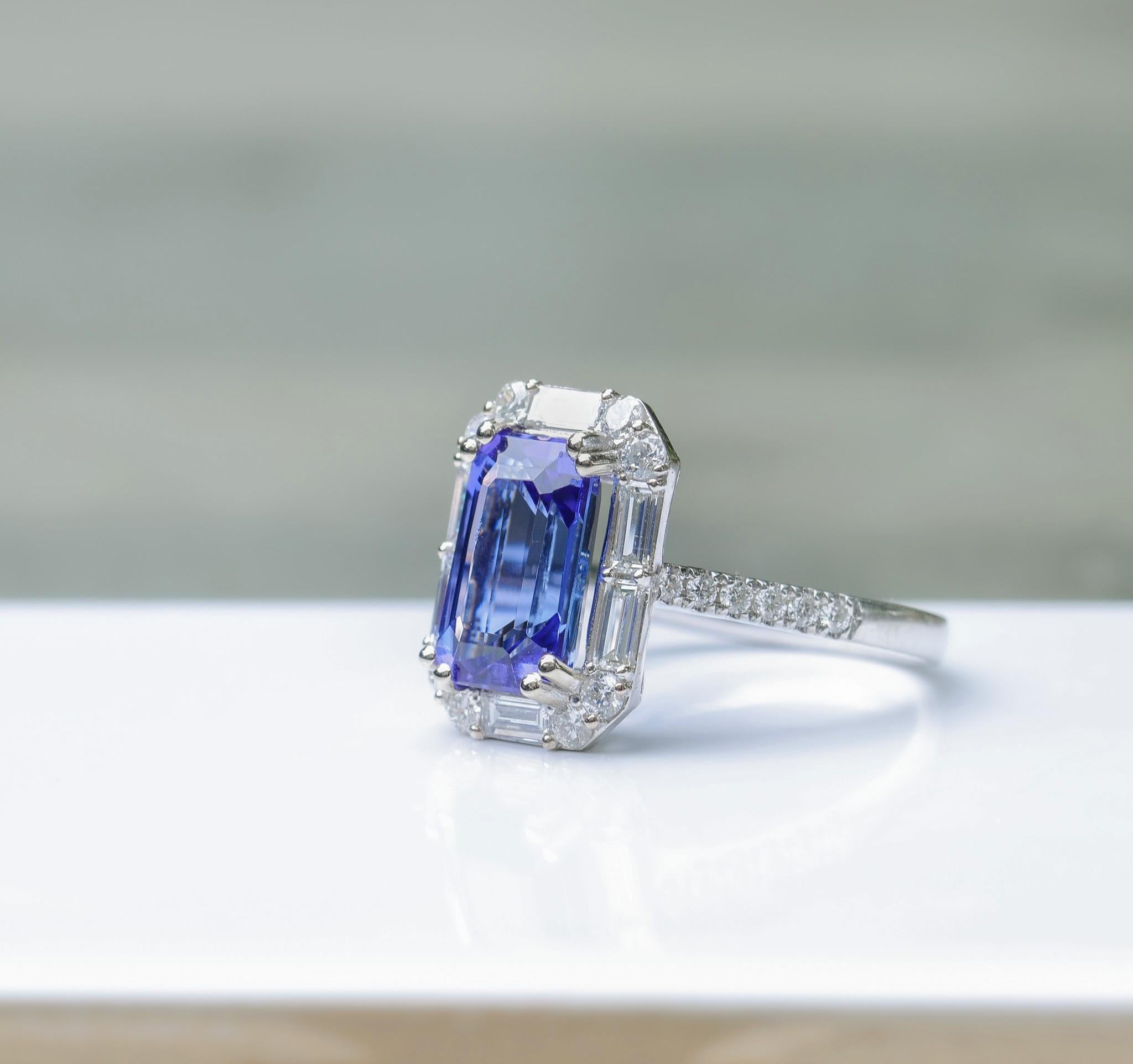 Modern 4ct Tanzanite Ring w Earth Mined Diamonds in Solid 14k White Gold EM 11.5x7mm For Sale
