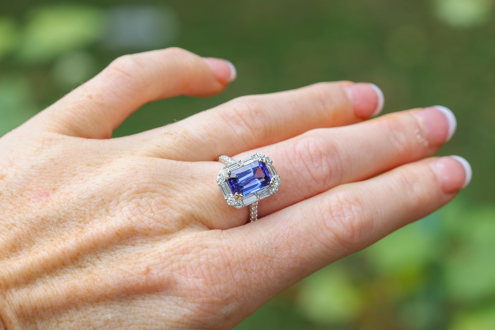 Women's 4ct Tanzanite Ring w Earth Mined Diamonds in Solid 14k White Gold EM 11.5x7mm For Sale