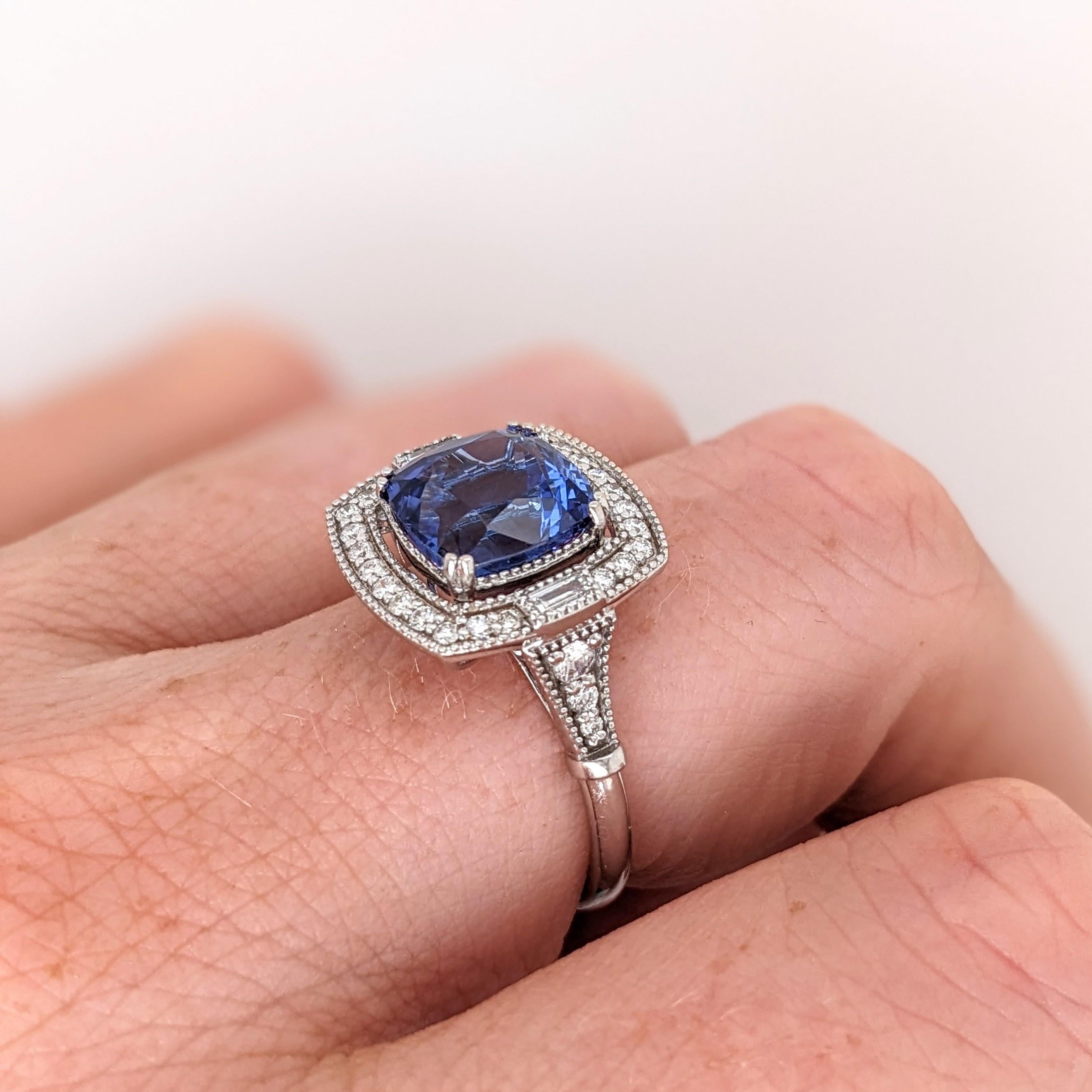 Modern 4ct Tanzanite Ring w Earth Mined Diamonds & Milgrain Detail in Solid 14K Gold For Sale