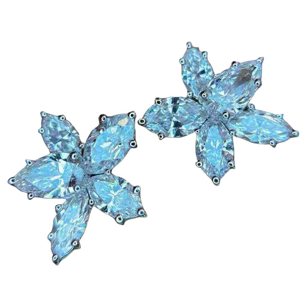 4ct White Diamond Large Stud Earrings in vendita