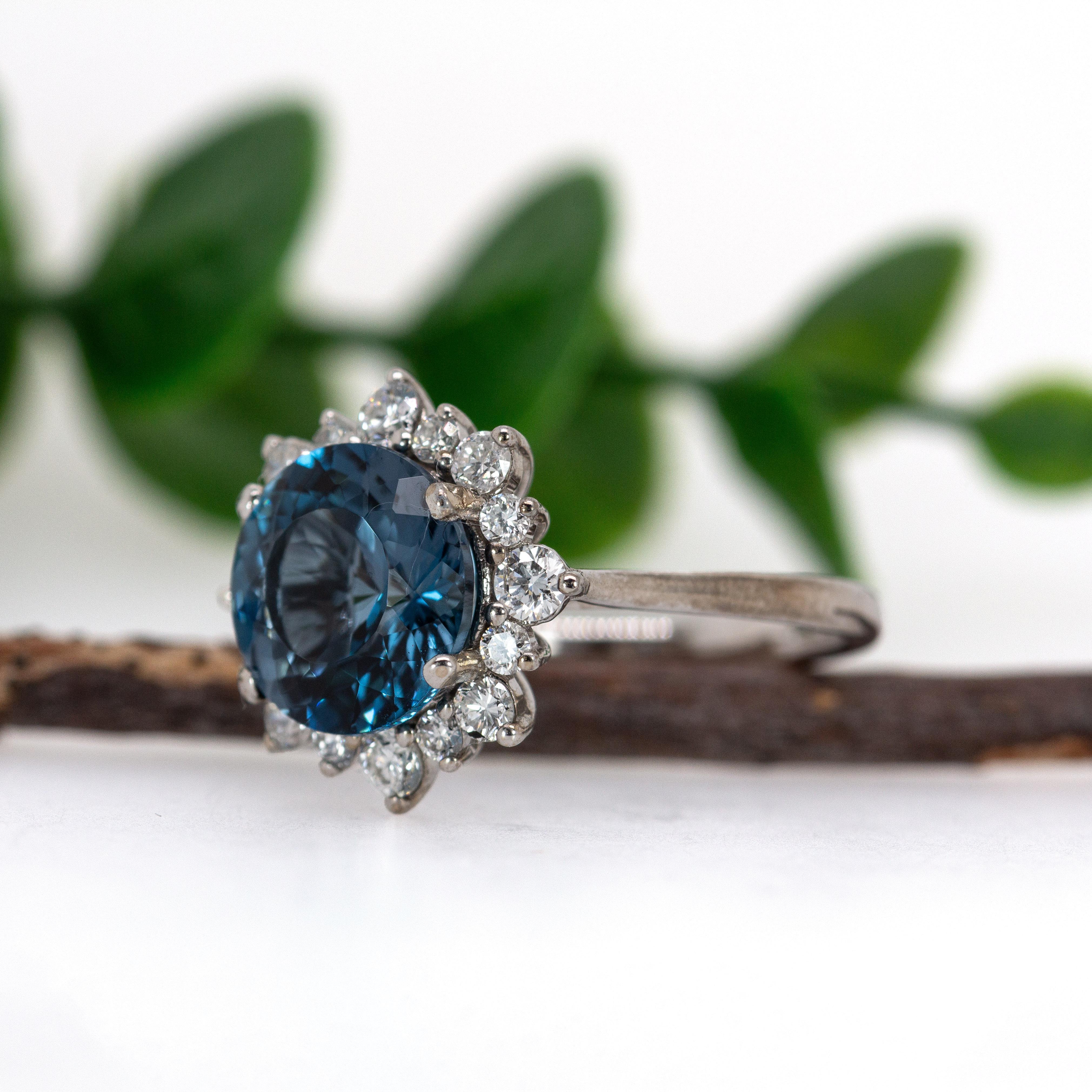 Taille ronde Bague London 4cts avec halo de diamants naturels en or massif 14K  RD 9mm en vente