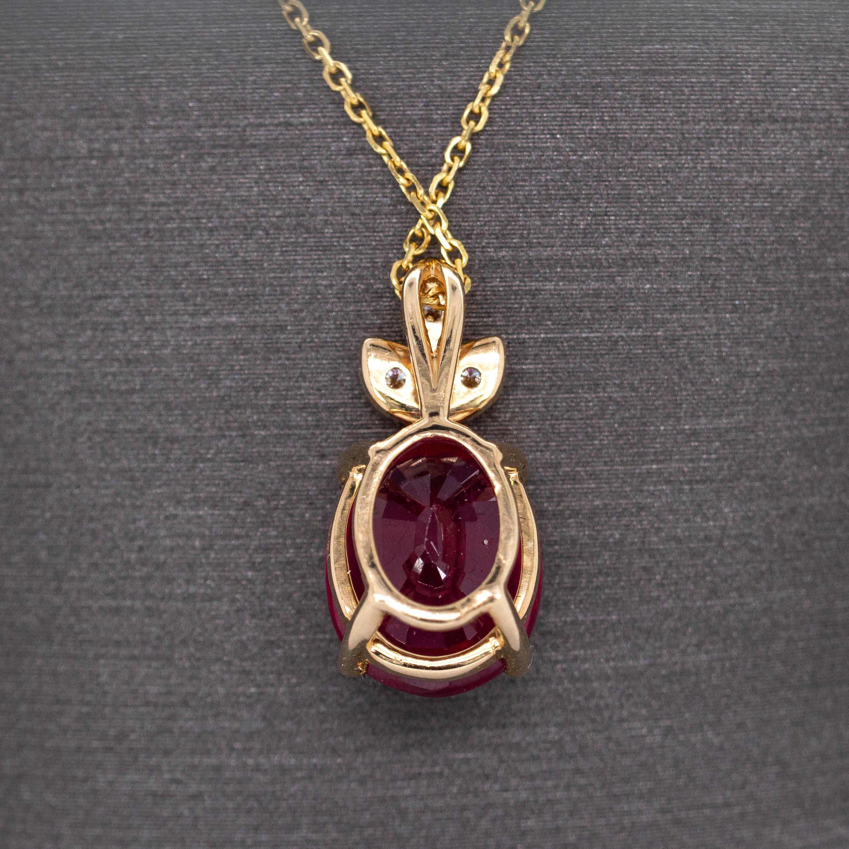 Pendentif en or massif 14K avec rubis de Madagascar de 4cts et accents de diamants naturels Pour femmes en vente