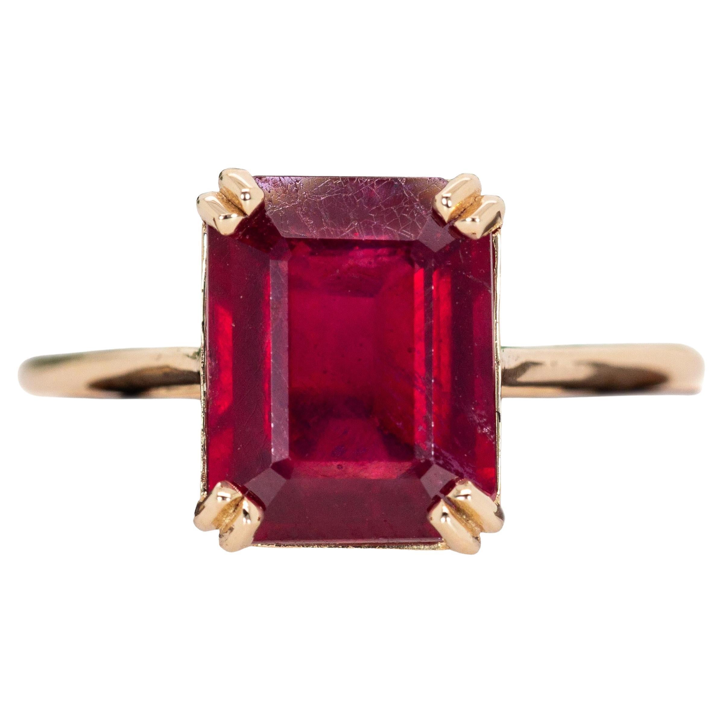 Anillo Solitario de Rubí de Madagascar de 4cts en Oro Amarillo Macizo de 14K  EM 9x7mm