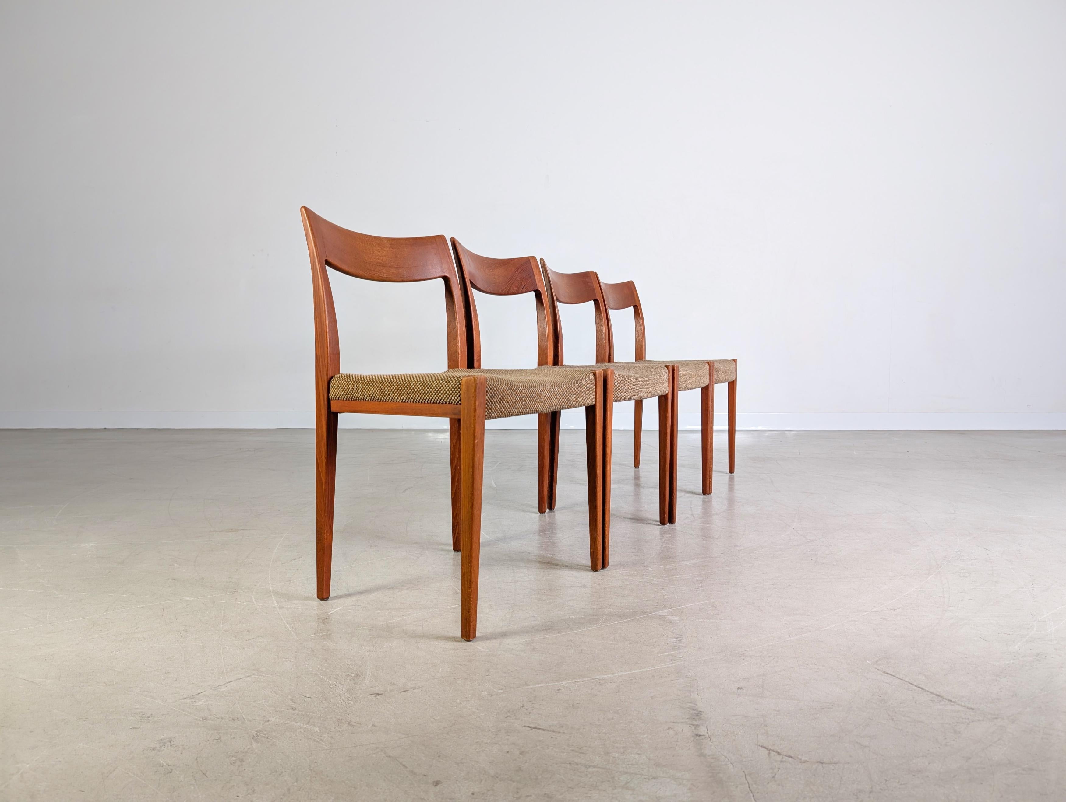 Mid-Century moderno 4er Set Kontiki Midcentury Stühle Hugo Troeds Yngve Ekström Teak in vendita