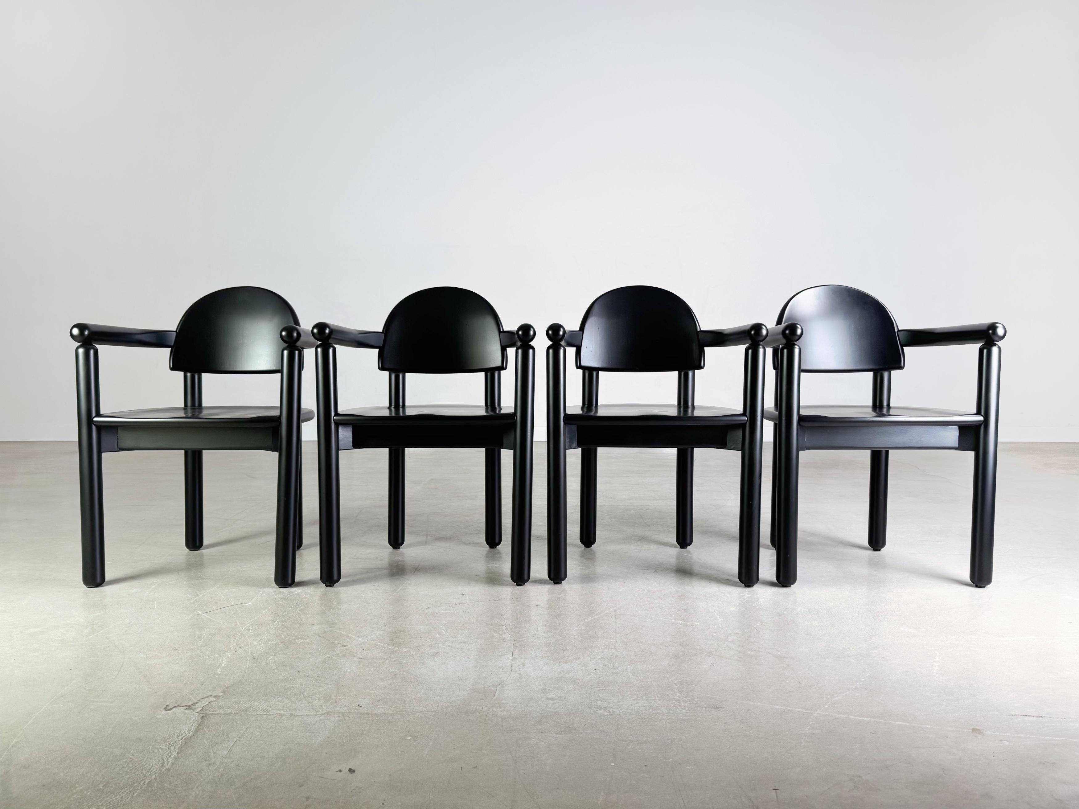 4er Set Original Vintage Rainer Daumiller Stühle schwarz ähnl. Gubi (Moderne der Mitte des Jahrhunderts) im Angebot