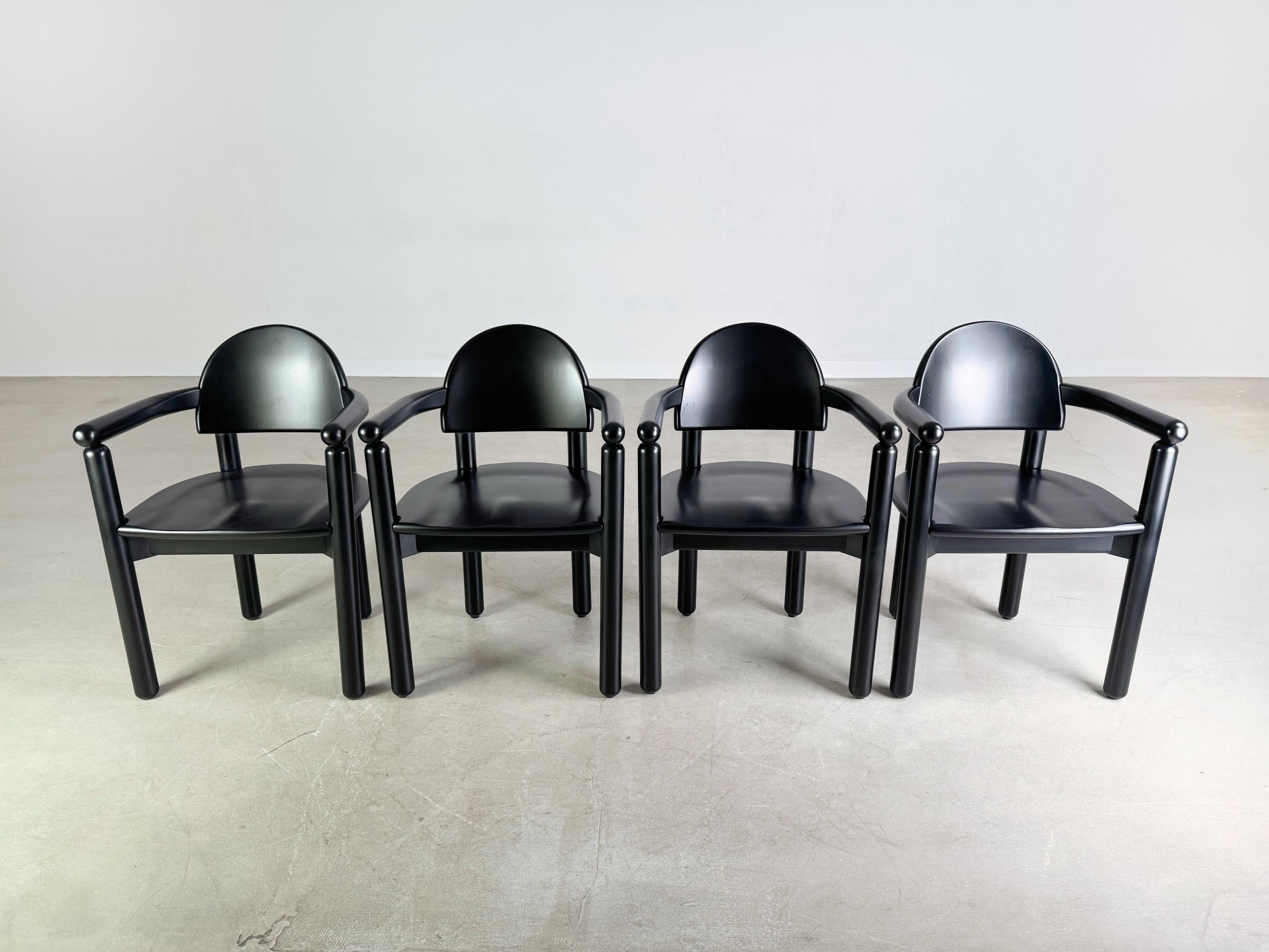 4er Set Original Vintage Rainer Daumiller Stühle schwarz ähnl. Gubi (Deutsch) im Angebot