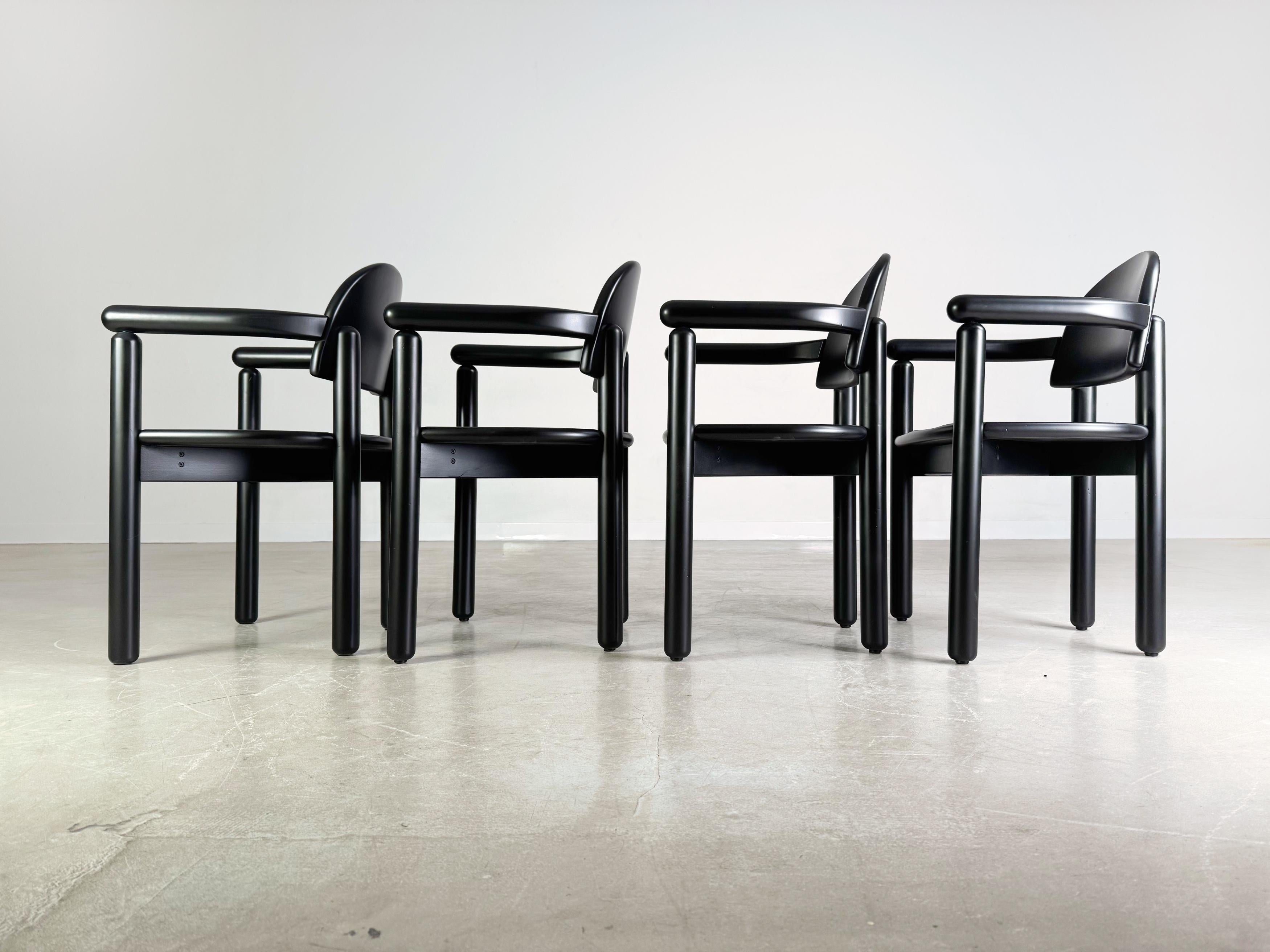 4er Set Original Vintage Rainer Daumiller Stühle schwarz ähnl. Gubi im Zustand „Gut“ im Angebot in Berlin, DE