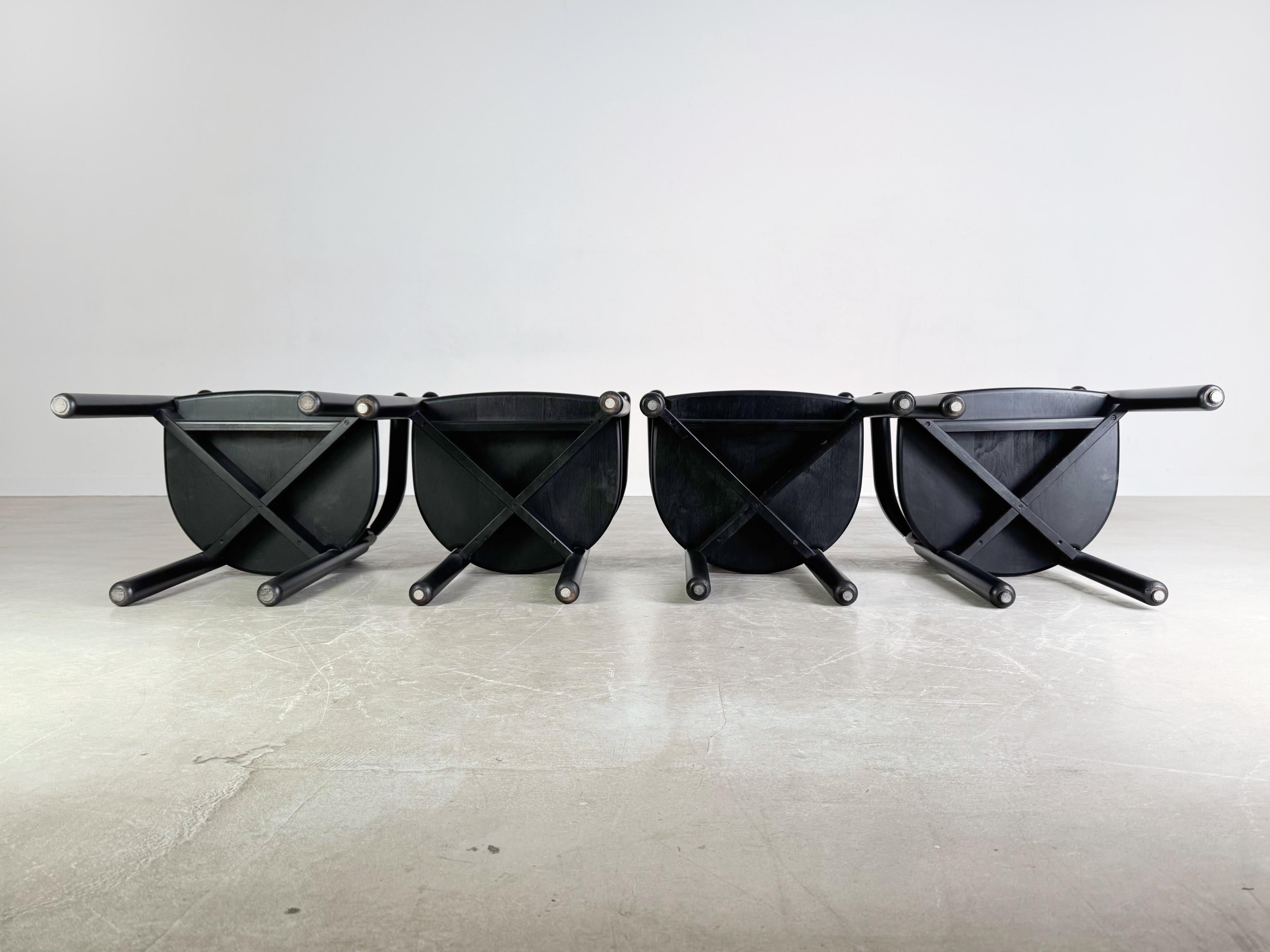 4er Set Original Vintage Rainer Daumiller Stühle schwarz ähnl. Gubi im Angebot 2