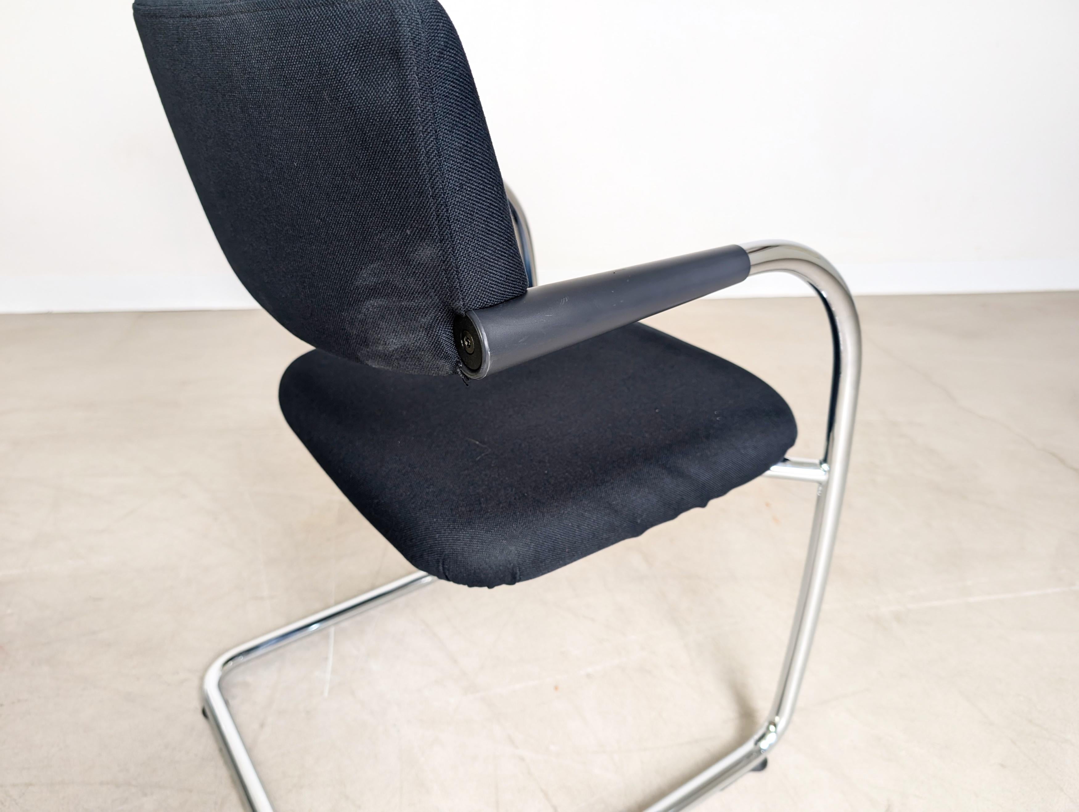 4er Set Original Vitra Visavis Stühle Stapelstuhl Freischwinger MwSt Siglo XXI y contemporáneo en venta