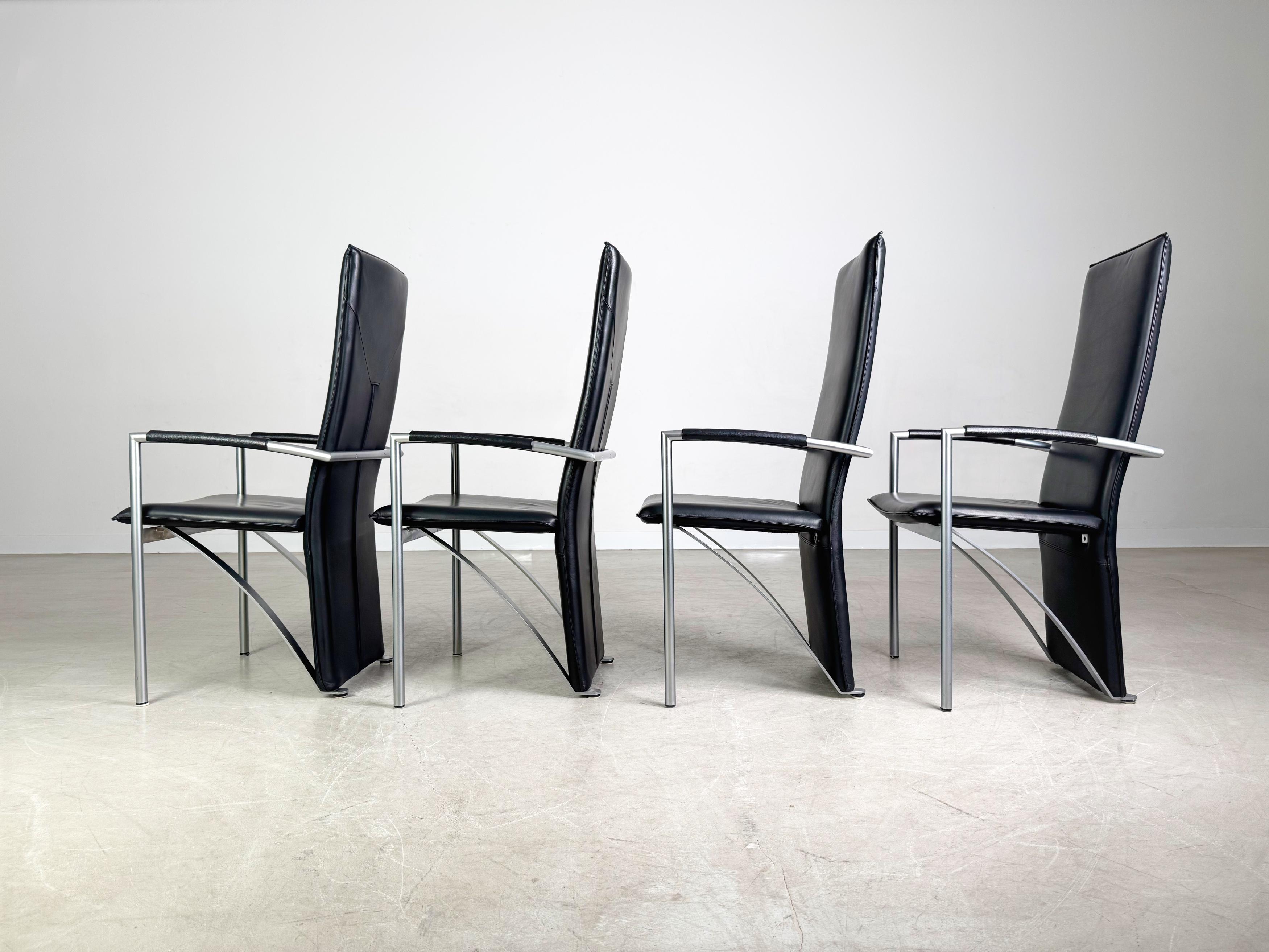 4er Set Ronald Schmitt RST 4 Stühle Leder Design Stuhl Armlehnen Siglo XXI y contemporáneo en venta