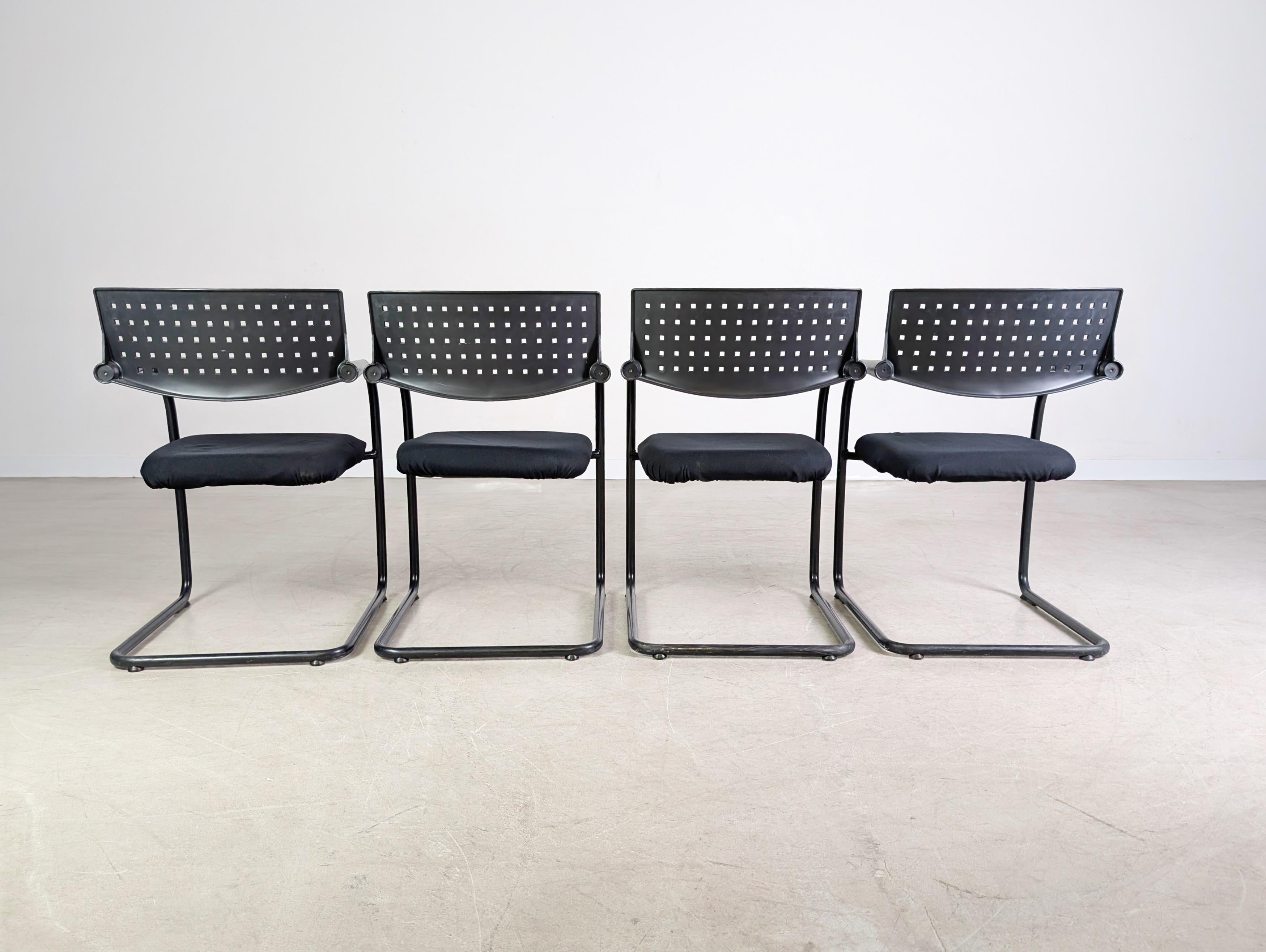 4er Set Vitra Visavis Stühle Design Freischwinger Armlehnstuhl Bon état - En vente à Berlin, DE