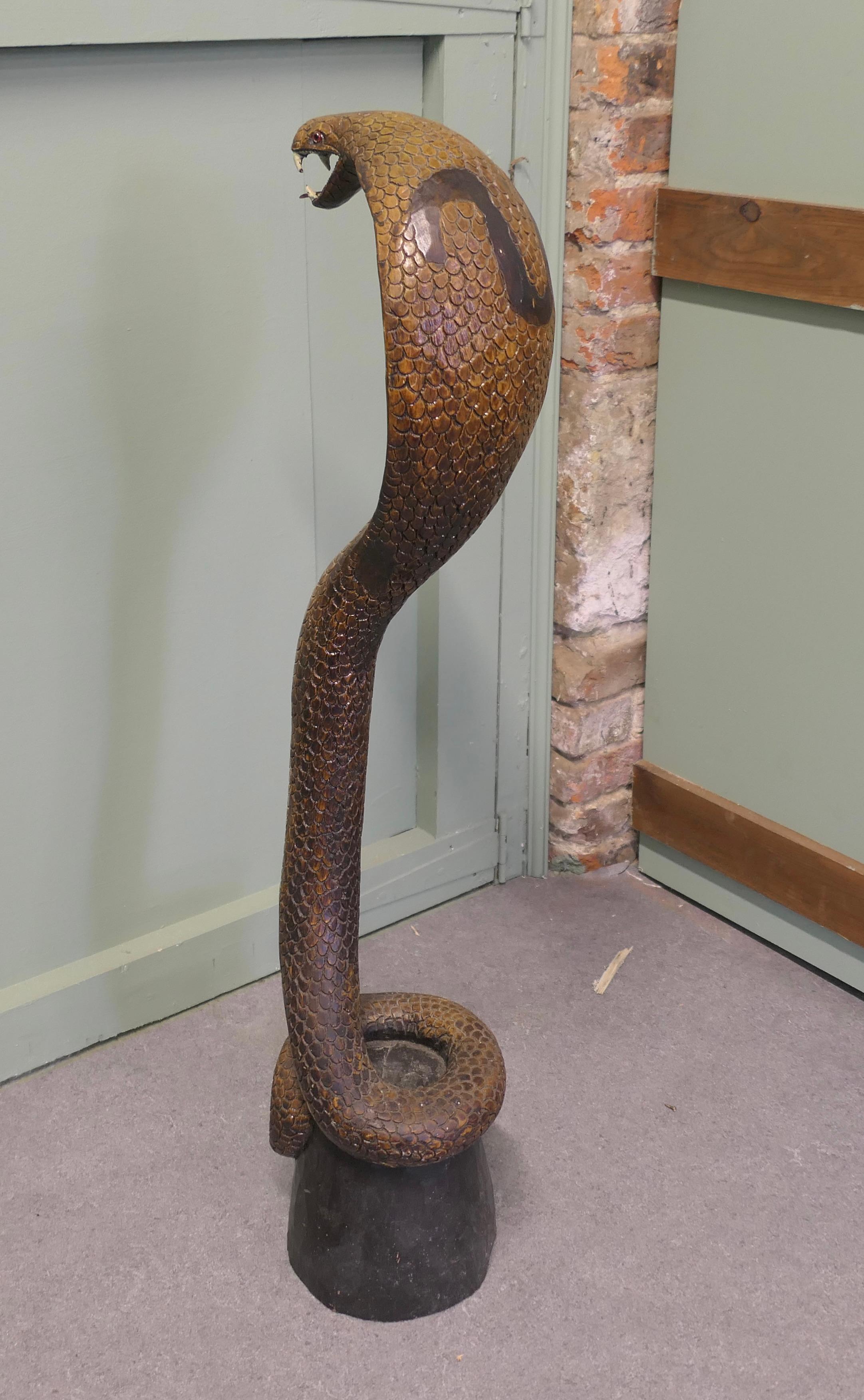 Conifera Cobra di legno intagliato a mano alto 4 piedi in vendita