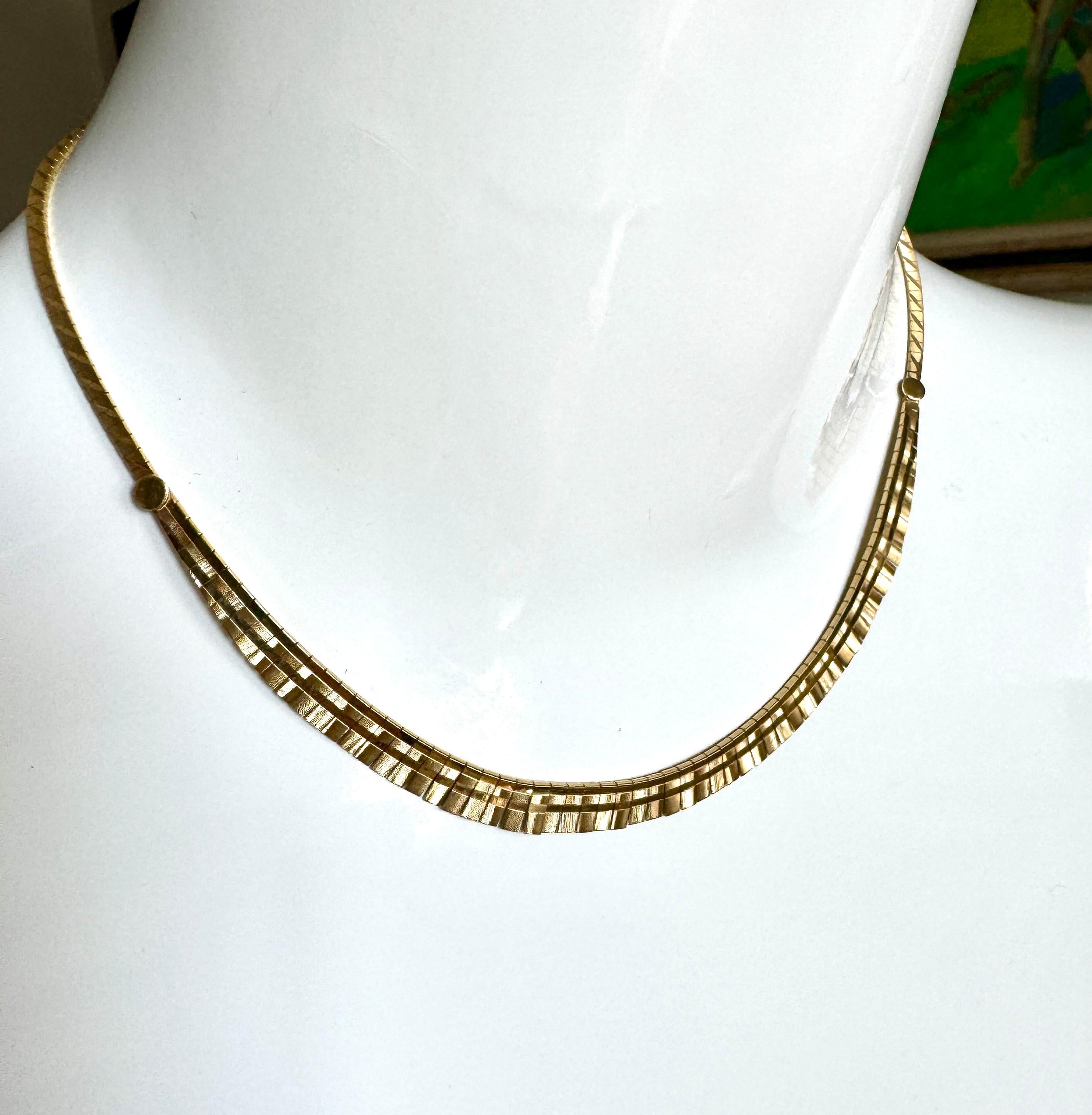 !4K Gold Cleopatra Style Choker Necklace For Sale 2