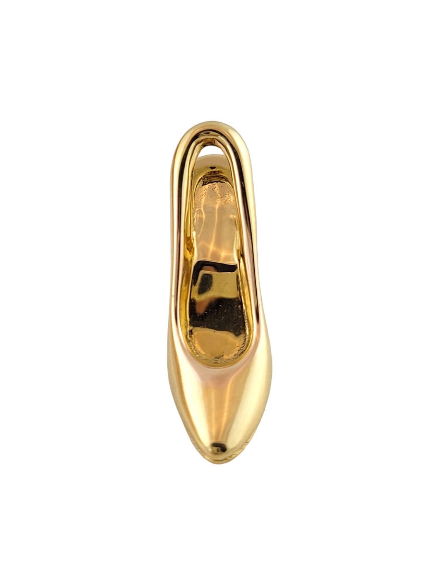Vintage 14K Yellow Gold Diamond High Heel Stiletto Pendant

5 sparkling, single cut diamonds embedded in a 14K yellow gold high heel pendant!

Diamond weight: .03 cts

Diamond clarity: SI1

Diamond color: I

Size: 17mm X 22mm X 8.5mm

Weight: 1.62