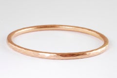 Oro rosa 18 carati Bracciale con diamanti incastonati martellato