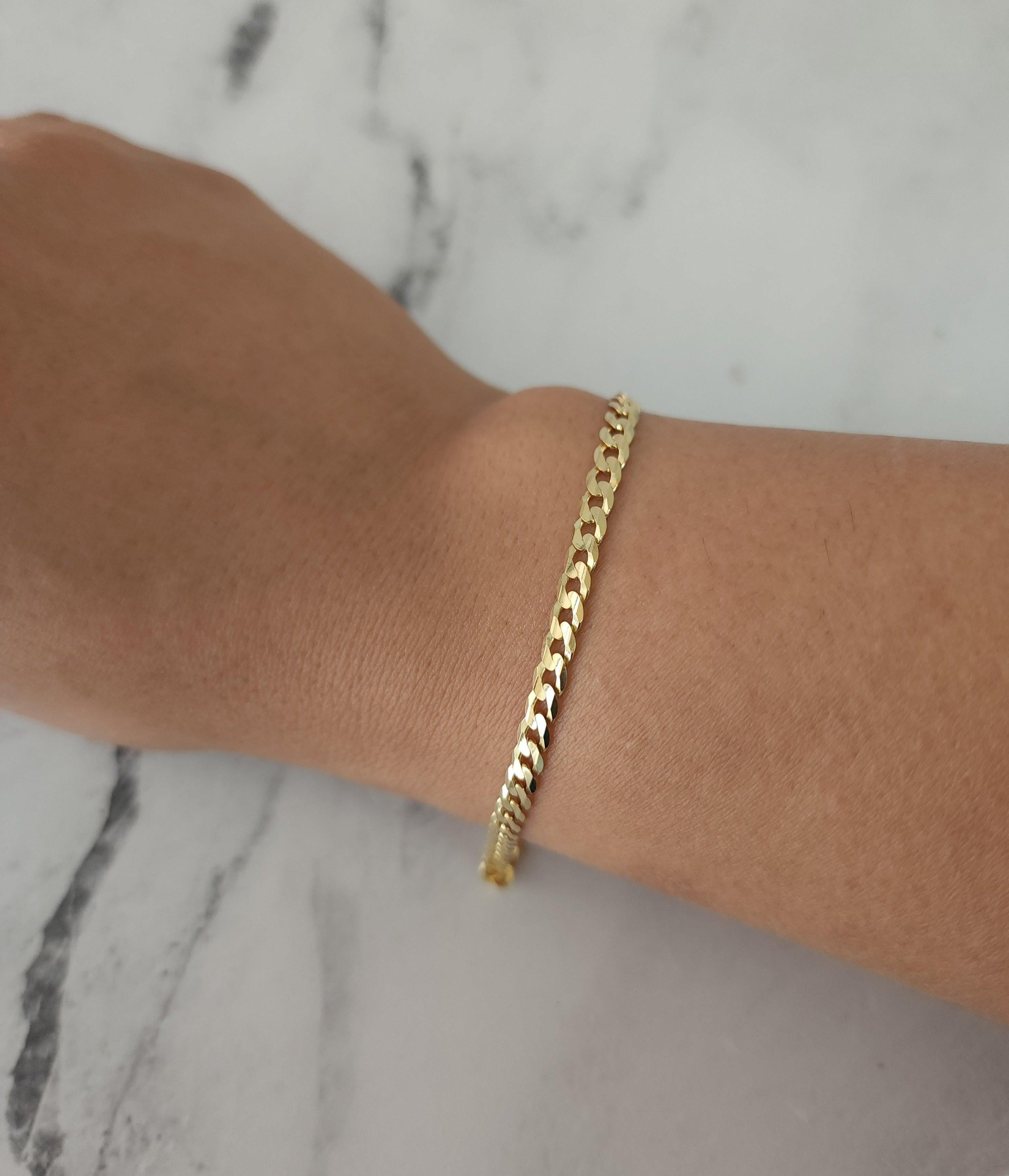 ♥ Riepilogo del prodotto ♥

Metallo: oro giallo 14k 
Peso: 5 grammi 
Lunghezza: 7,5 pollici
Larghezza: 4 mm

Oro massiccio, non riempito o placcato 