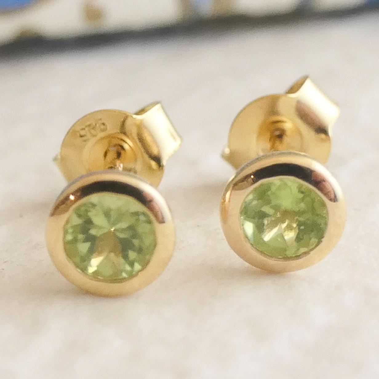 Women's 4mm Peridot Gold Plated Sterling Silver Stud Earrings For Sale