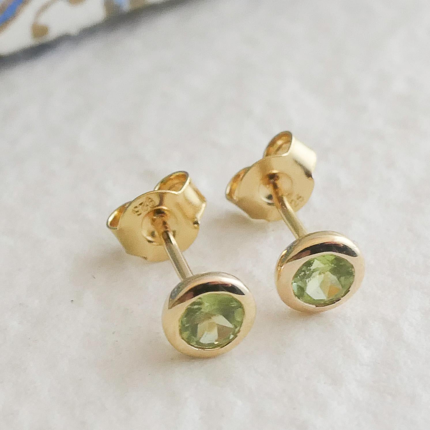 4mm Peridot Gold Plated Sterling Silver Stud Earrings For Sale 2