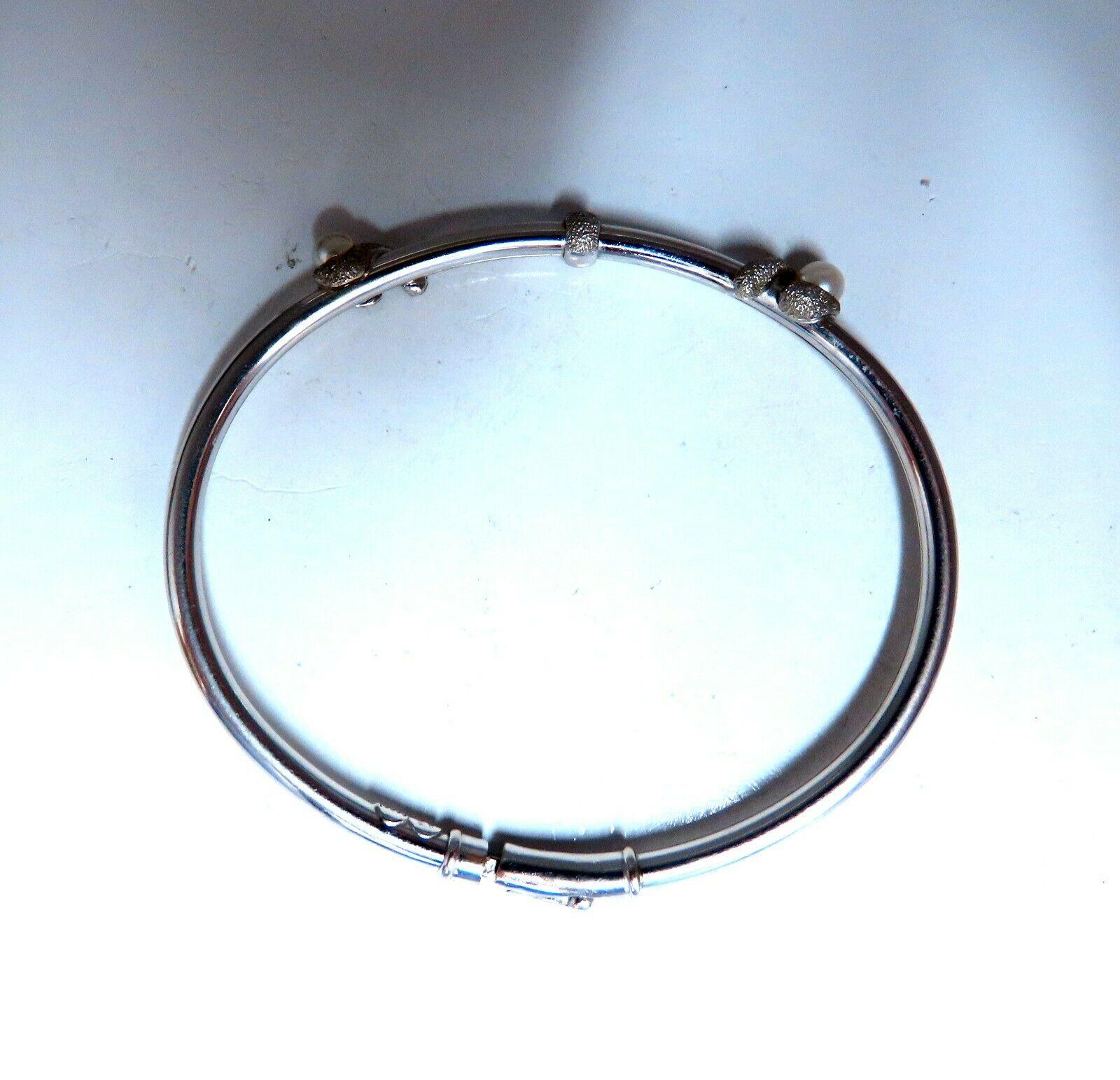 South Seas Pearl Bangle Bracelet 18 Karat In New Condition In New York, NY