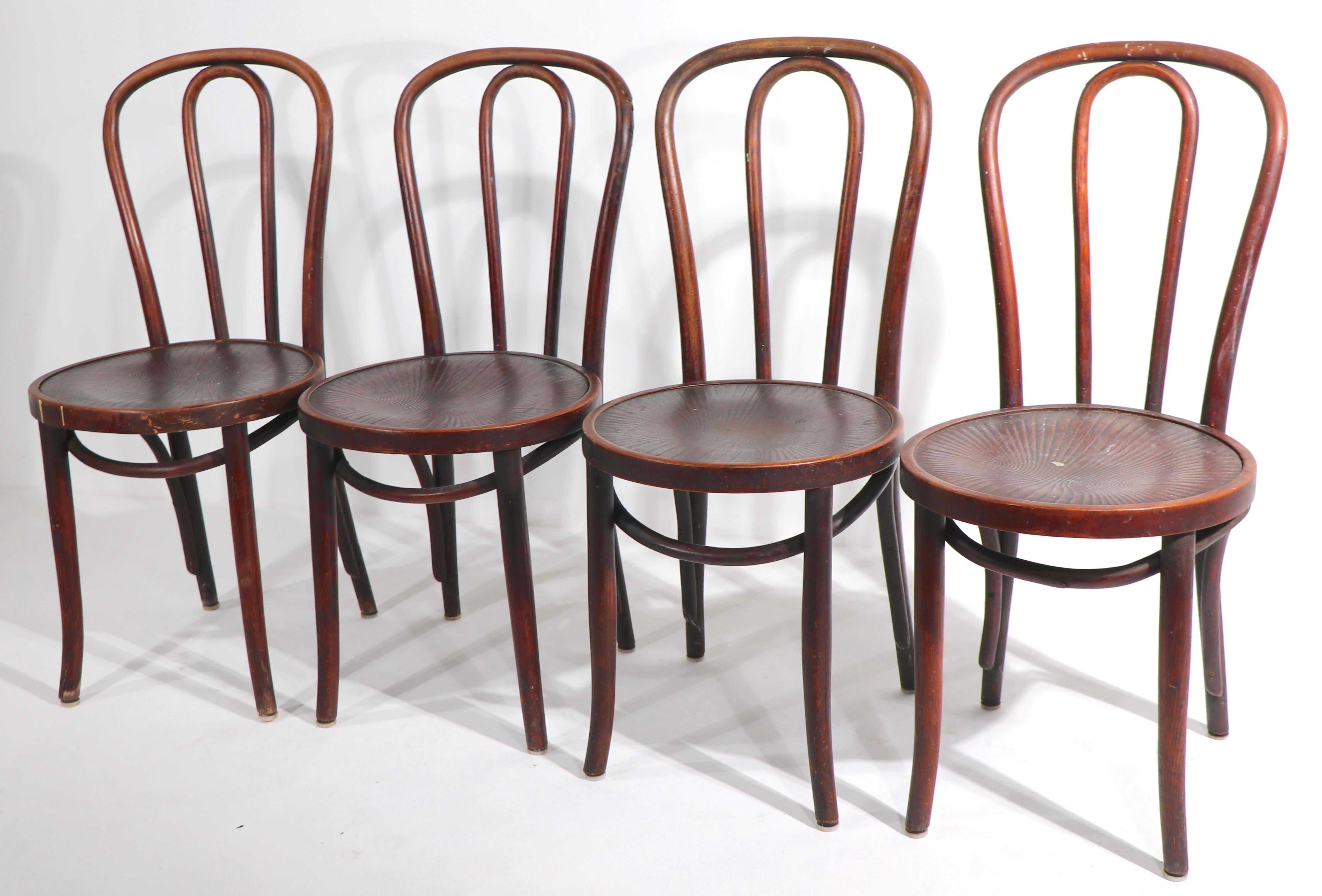 4pc, Antique Thonet Bentwood Dining Chairs Model 18 In Good Condition In New York, NY