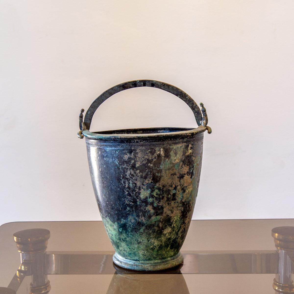 4th Century BC Classical Greek Bronze Bucket or Situla In Good Condition In Donhead St Mary, Wiltshire