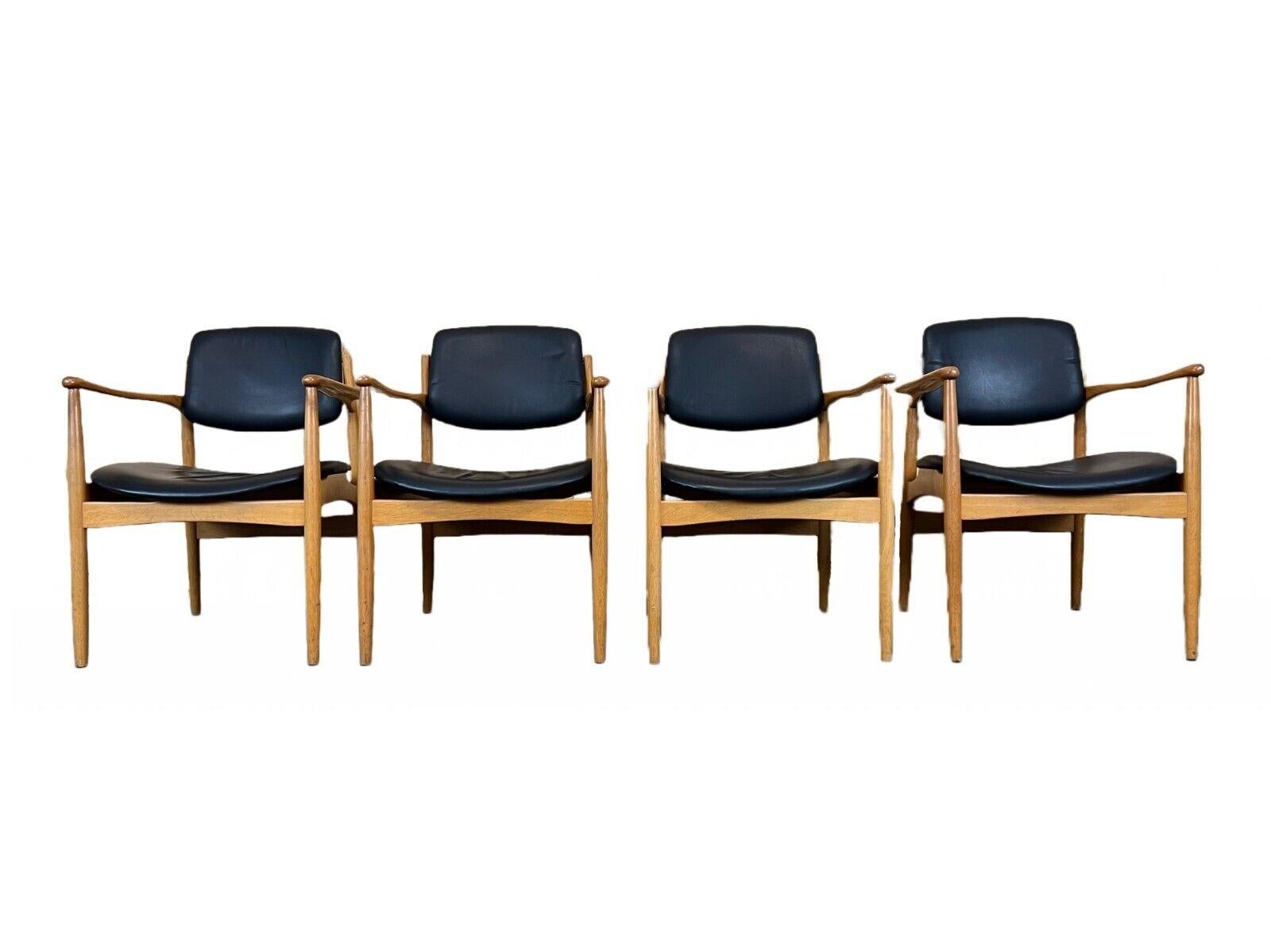 4x 60s 70s dining chair arm chair Danish design oak Denmark

Object: 4x armchairs

Manufacturer:

Condition: good - vintage

Age: around 1960-1970

Dimensions:

Width = 61.5cm
Depth = 63cm
Height = 82cm
Seat height = 42cm

Other notes:

A total of