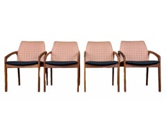 70er Jahre Teakholz-Esszimmerstuhl Henning Kjaernulf für Korup Stolefabric Modell 23